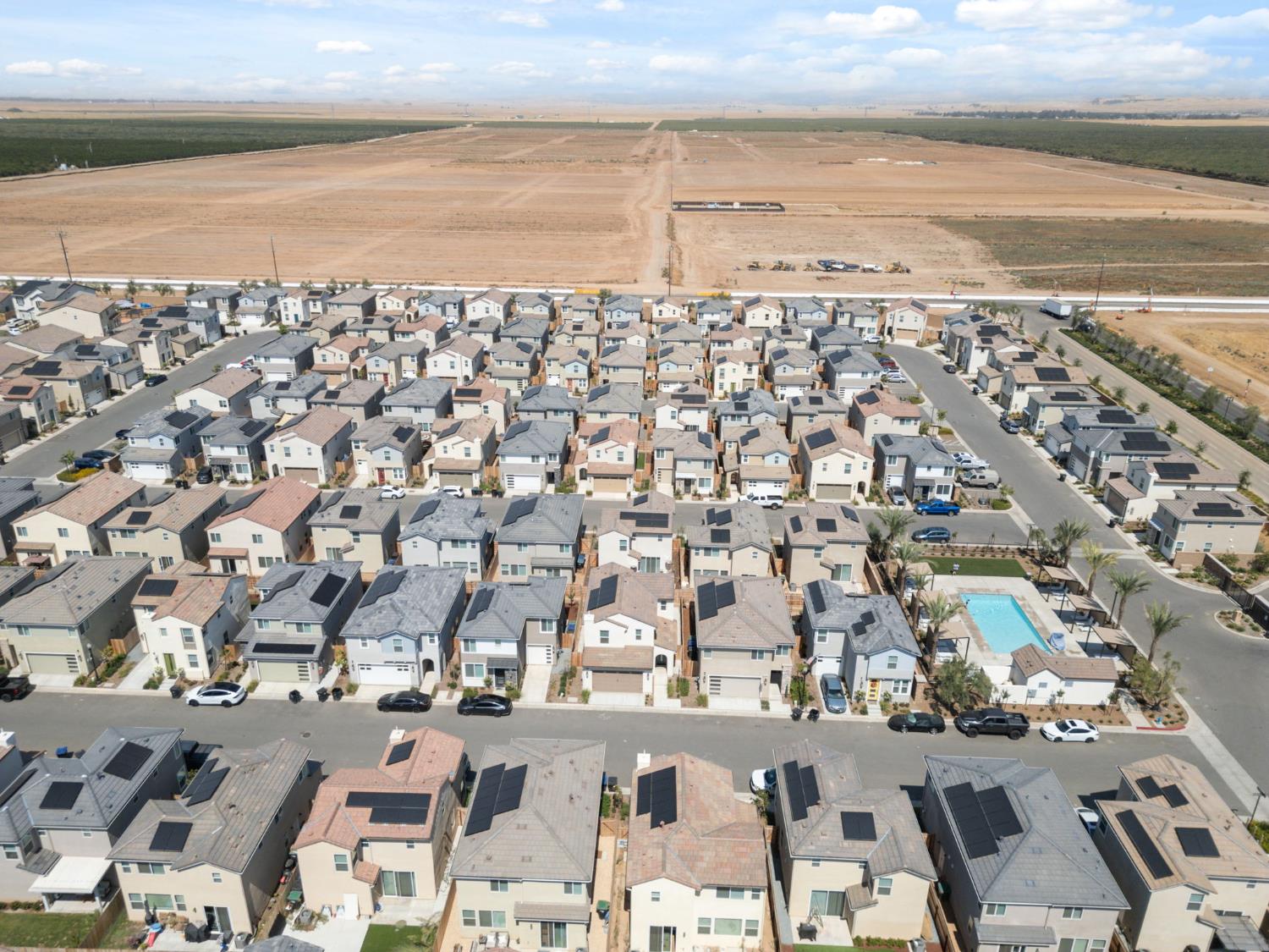 1109 Royalty Way W, Madera, CA 93636