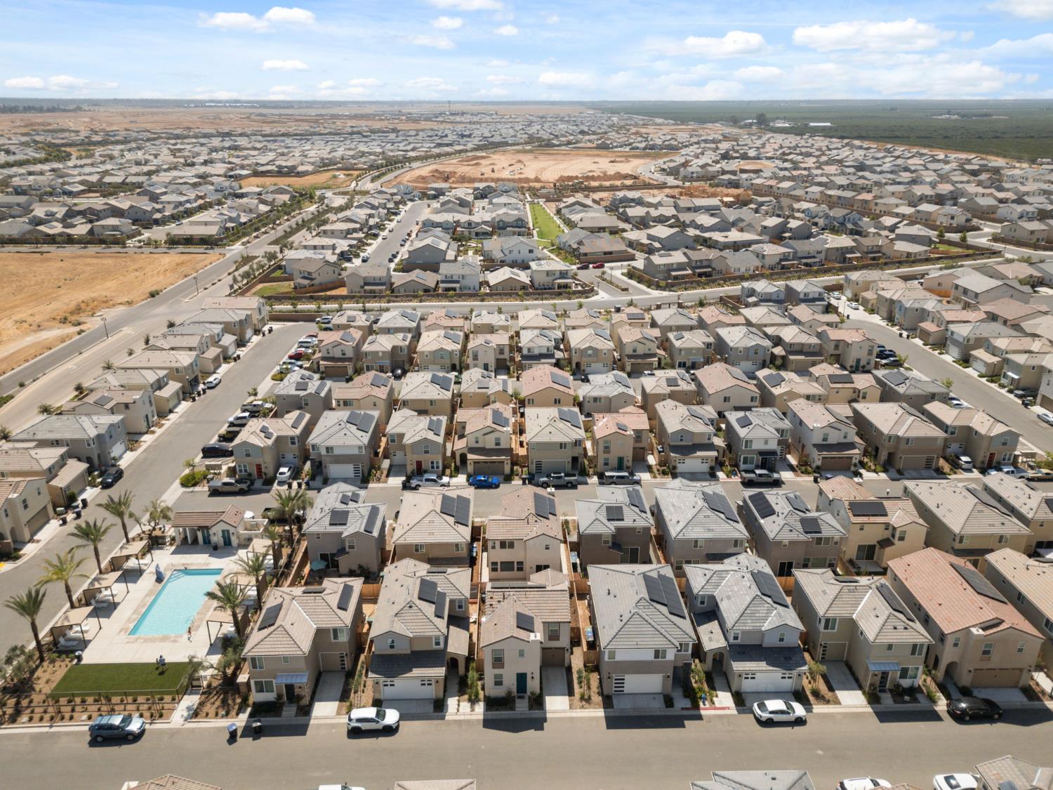 1109 Royalty Way W, Madera, CA 93636