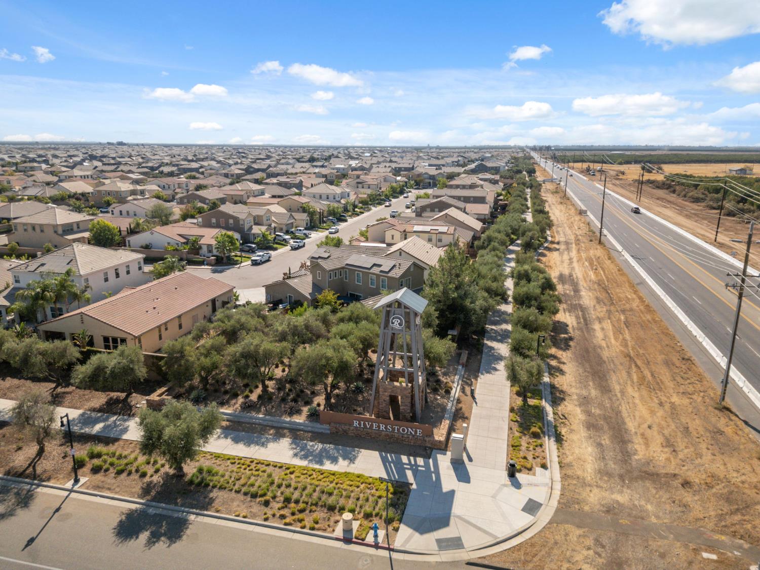 1109 Royalty Way W, Madera, CA 93636