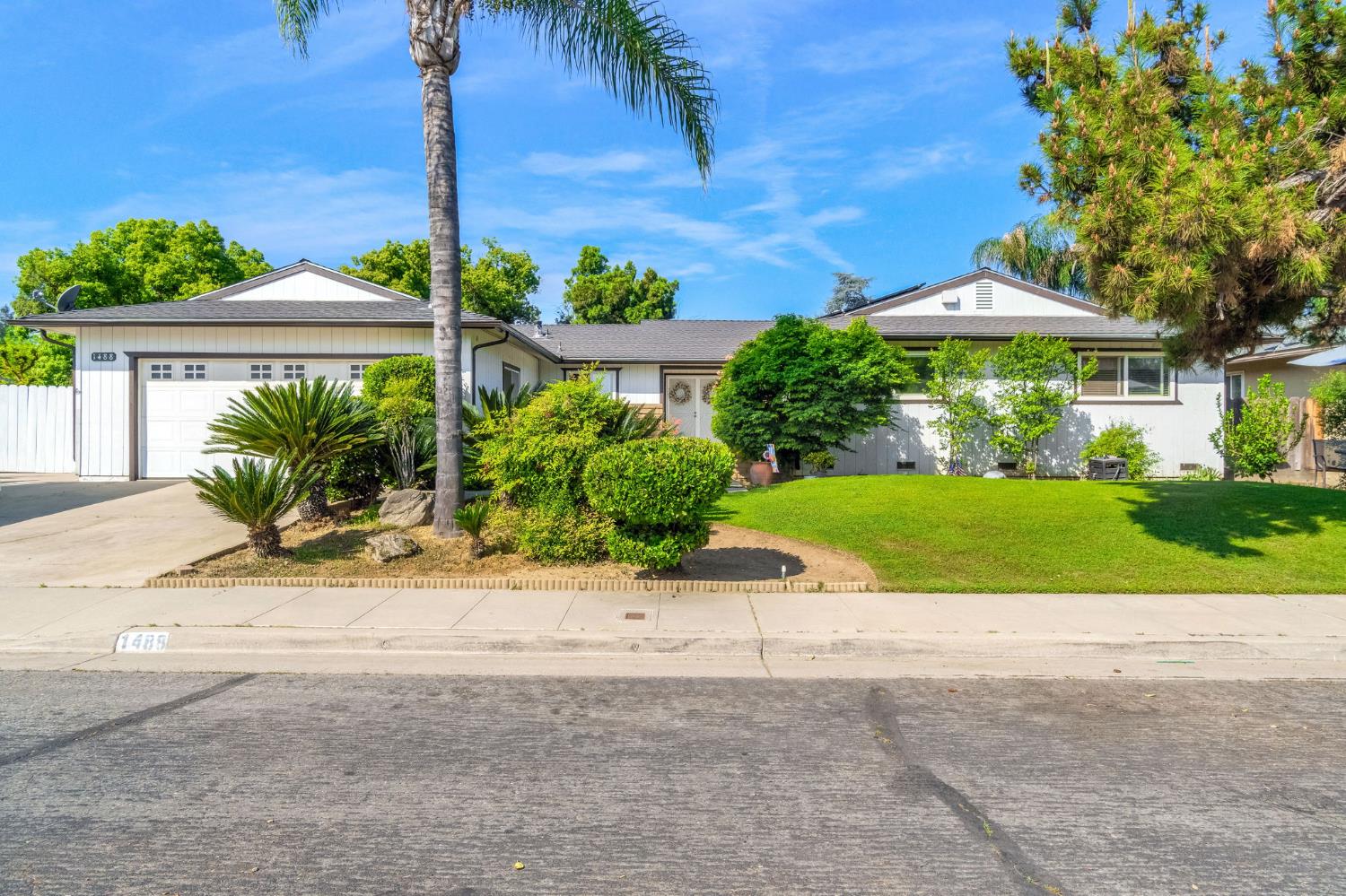 1488 Whittier Ave, Clovis, CA 93611