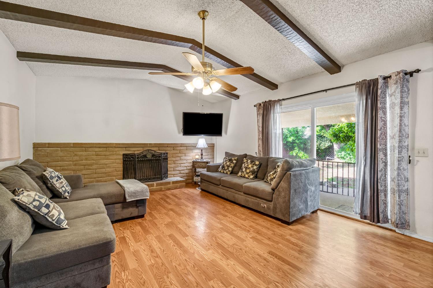 1488 Whittier Ave, Clovis, CA 93611