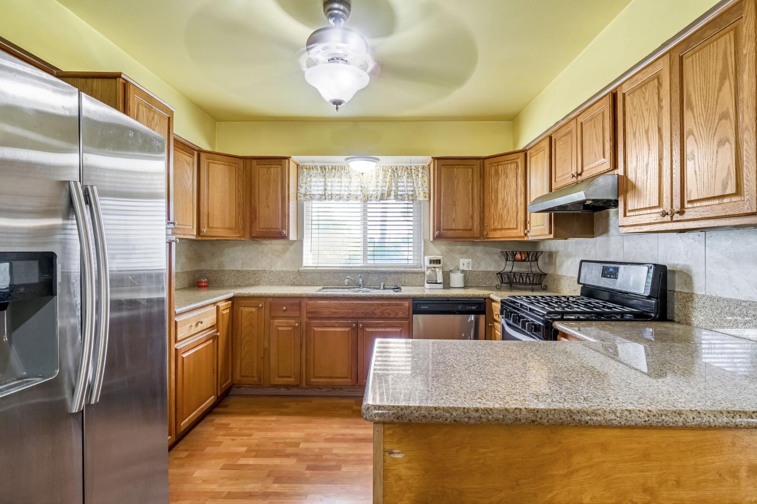 1488 Whittier Ave, Clovis, CA 93611