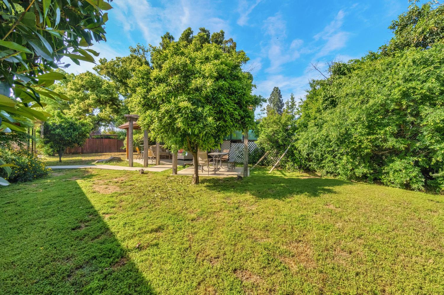 1488 Whittier Ave, Clovis, CA 93611