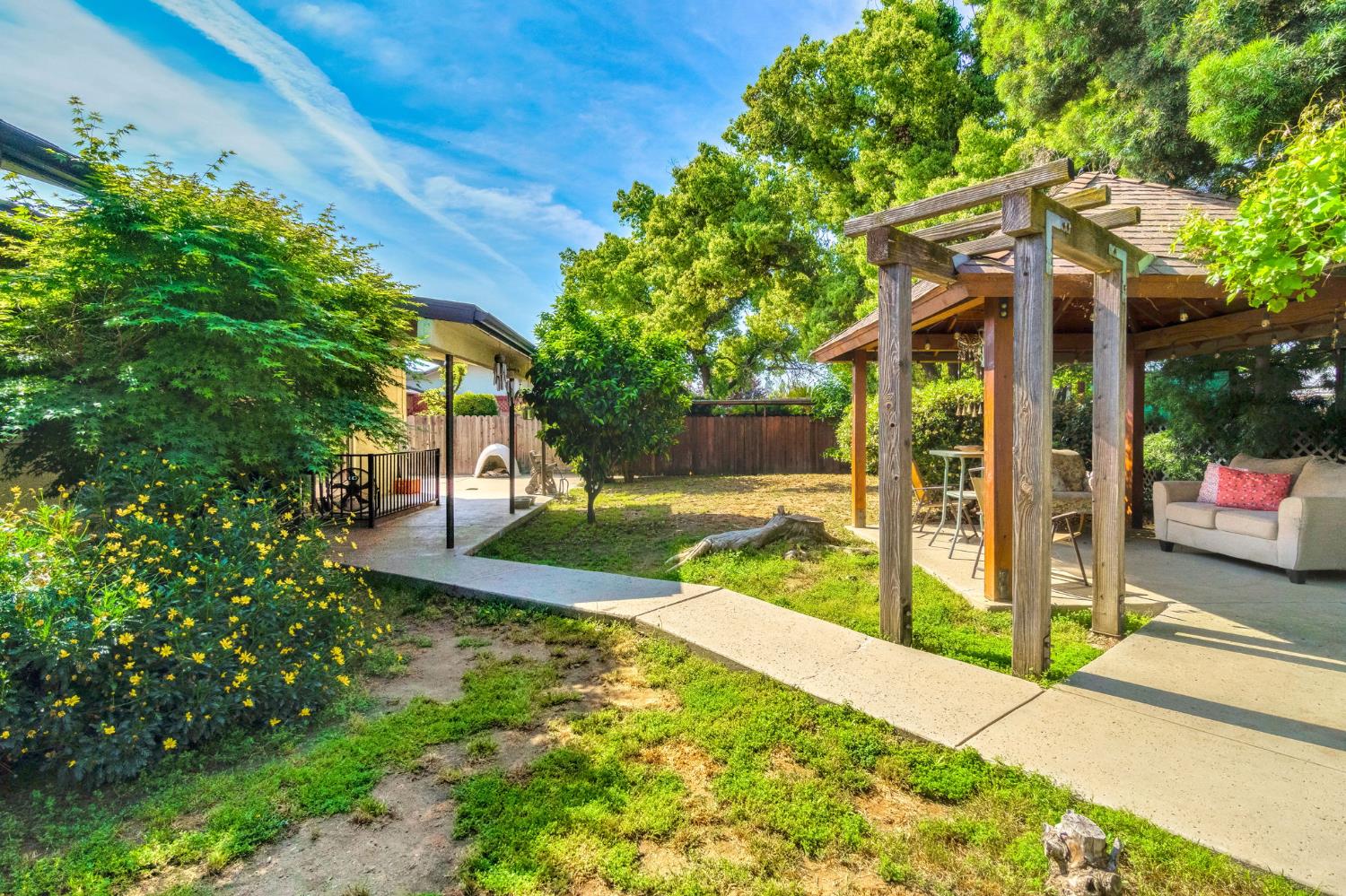 1488 Whittier Ave, Clovis, CA 93611