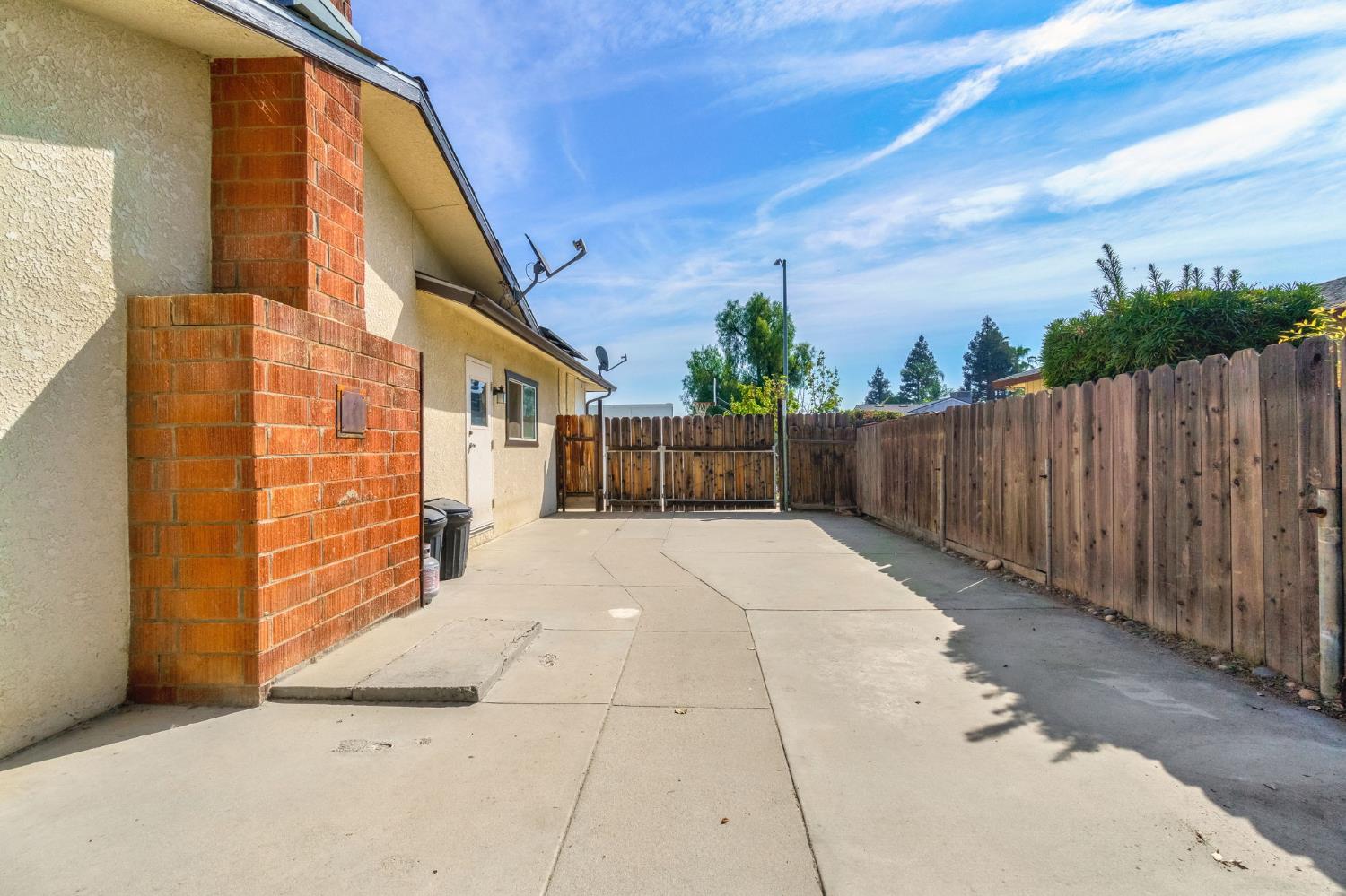 1488 Whittier Ave, Clovis, CA 93611