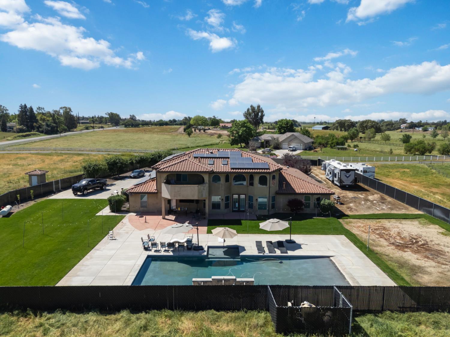 17703 El Camino Rd, Madera, CA 93636