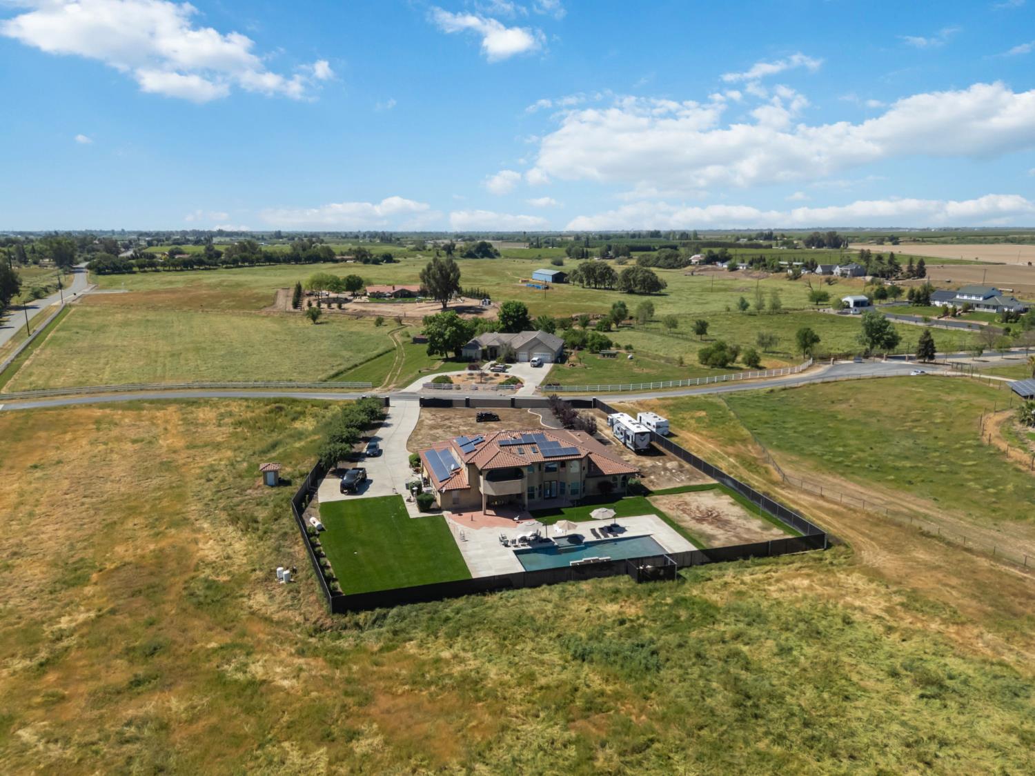 17703 El Camino Rd, Madera, CA 93636