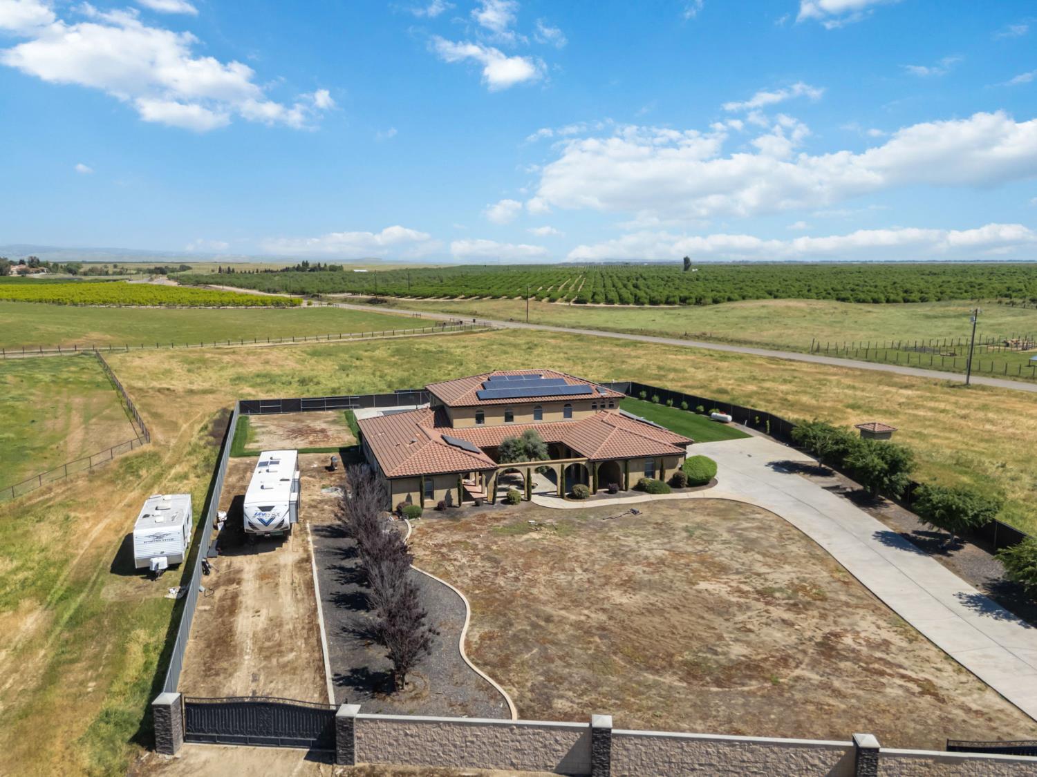 17703 El Camino Rd, Madera, CA 93636