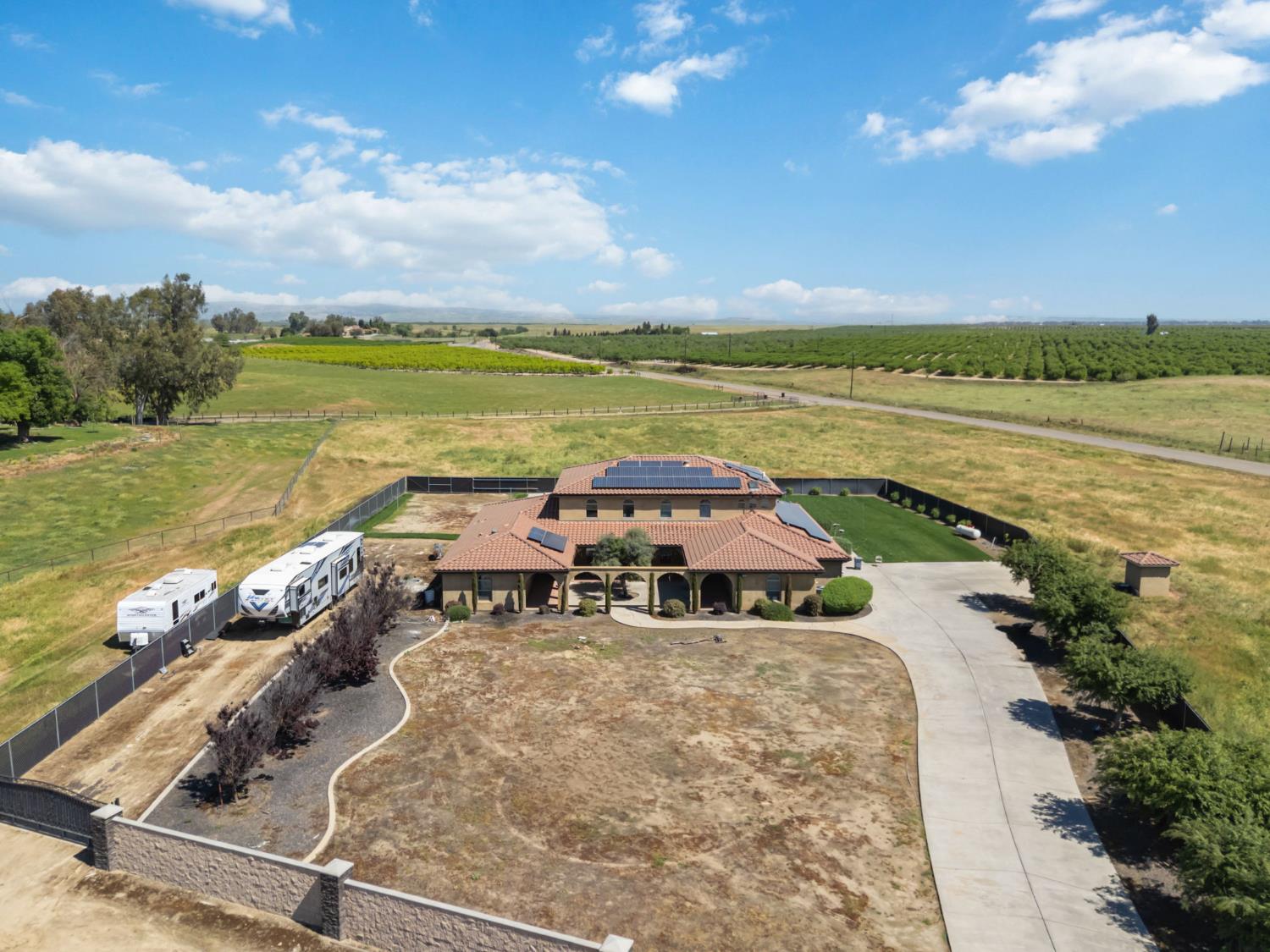 17703 El Camino Rd, Madera, CA 93636