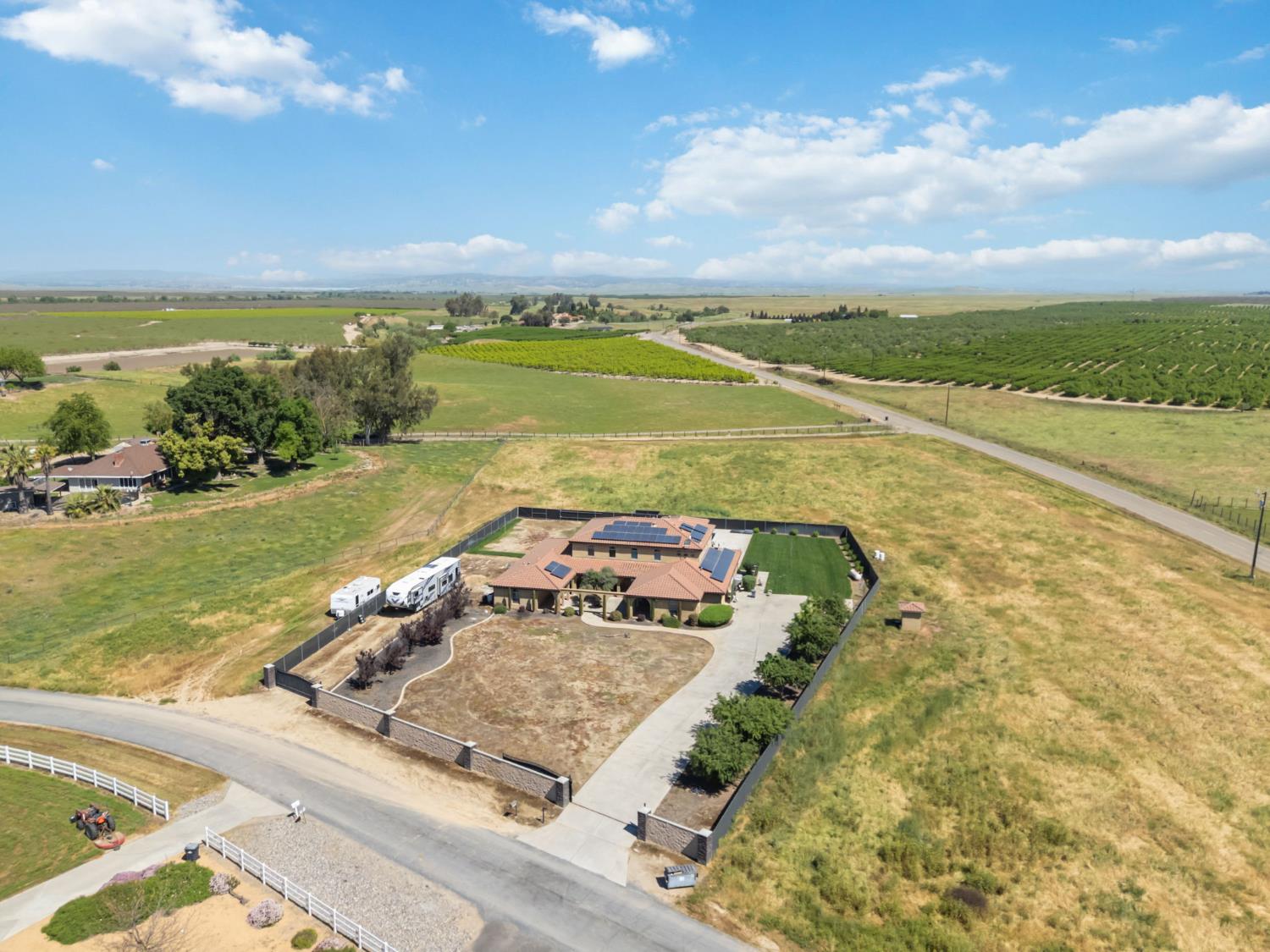 17703 El Camino Rd, Madera, CA 93636