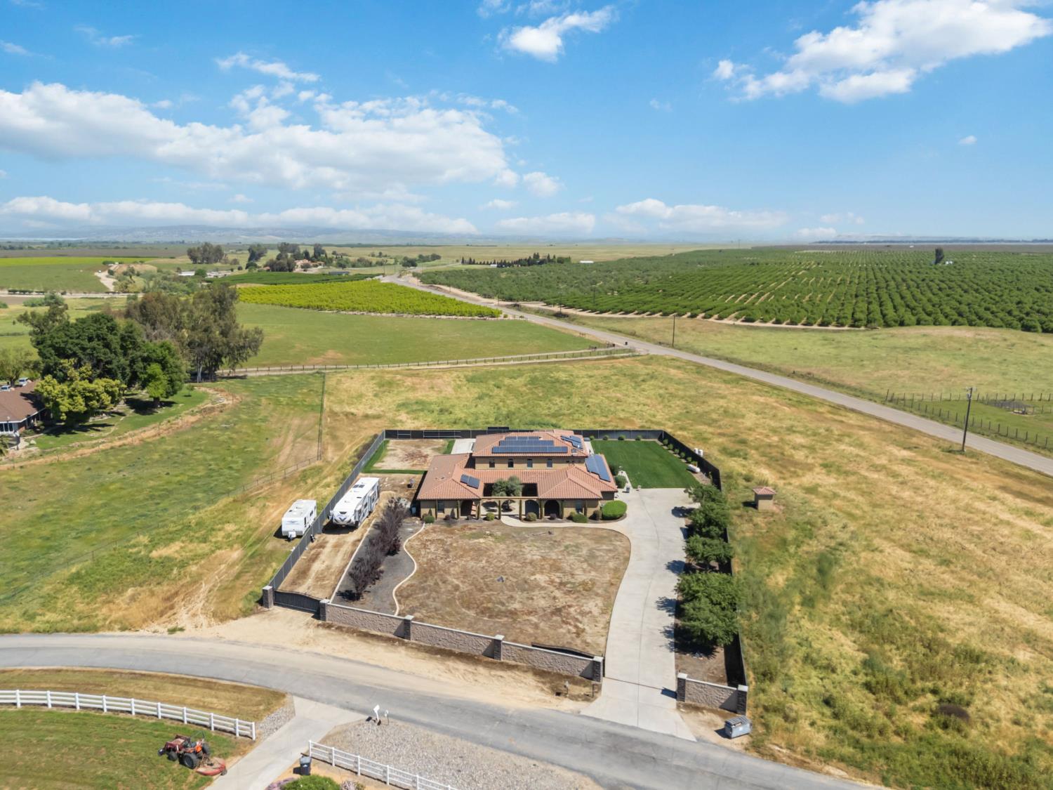 17703 El Camino Rd, Madera, CA 93636