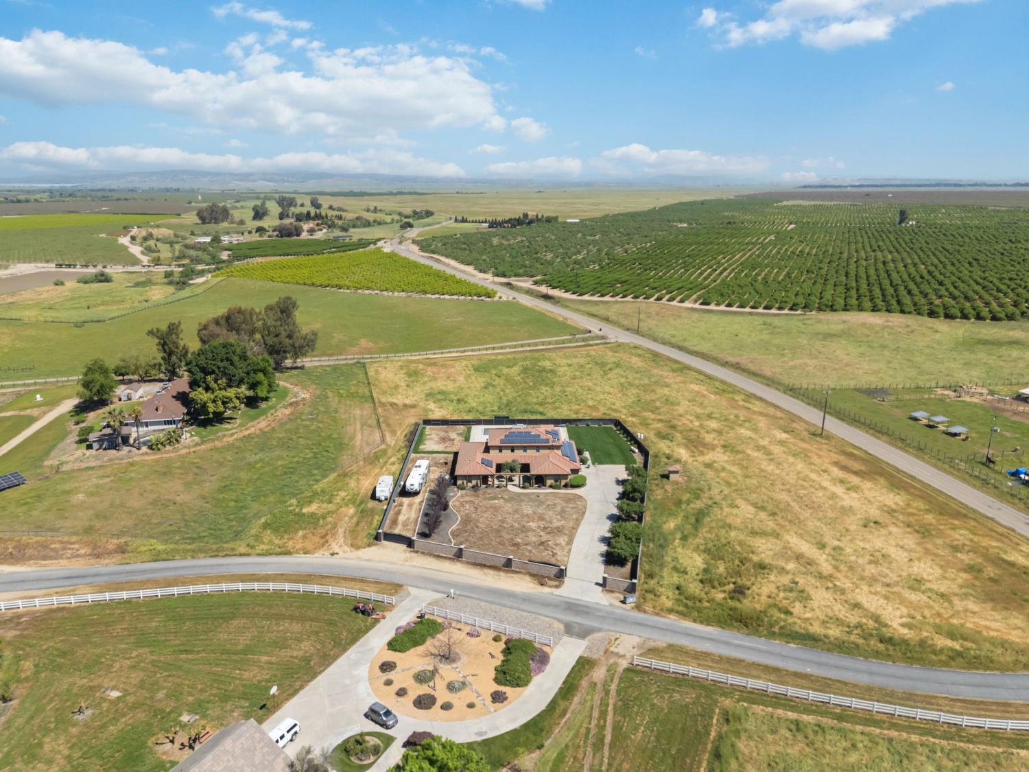 17703 El Camino Rd, Madera, CA 93636