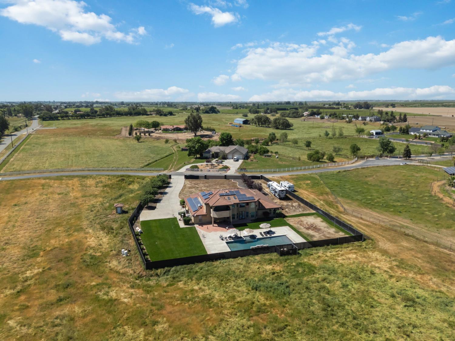 17703 El Camino Rd, Madera, CA 93636