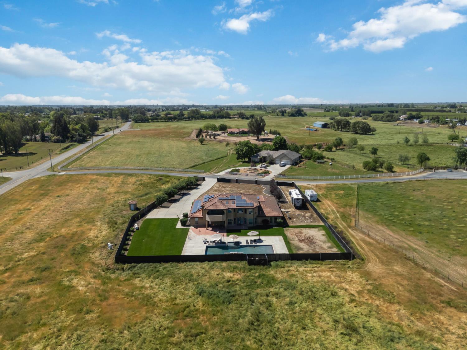 17703 El Camino Rd, Madera, CA 93636