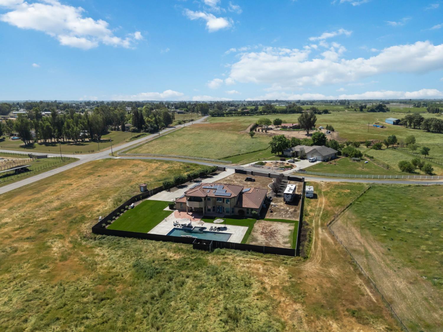 17703 El Camino Rd, Madera, CA 93636