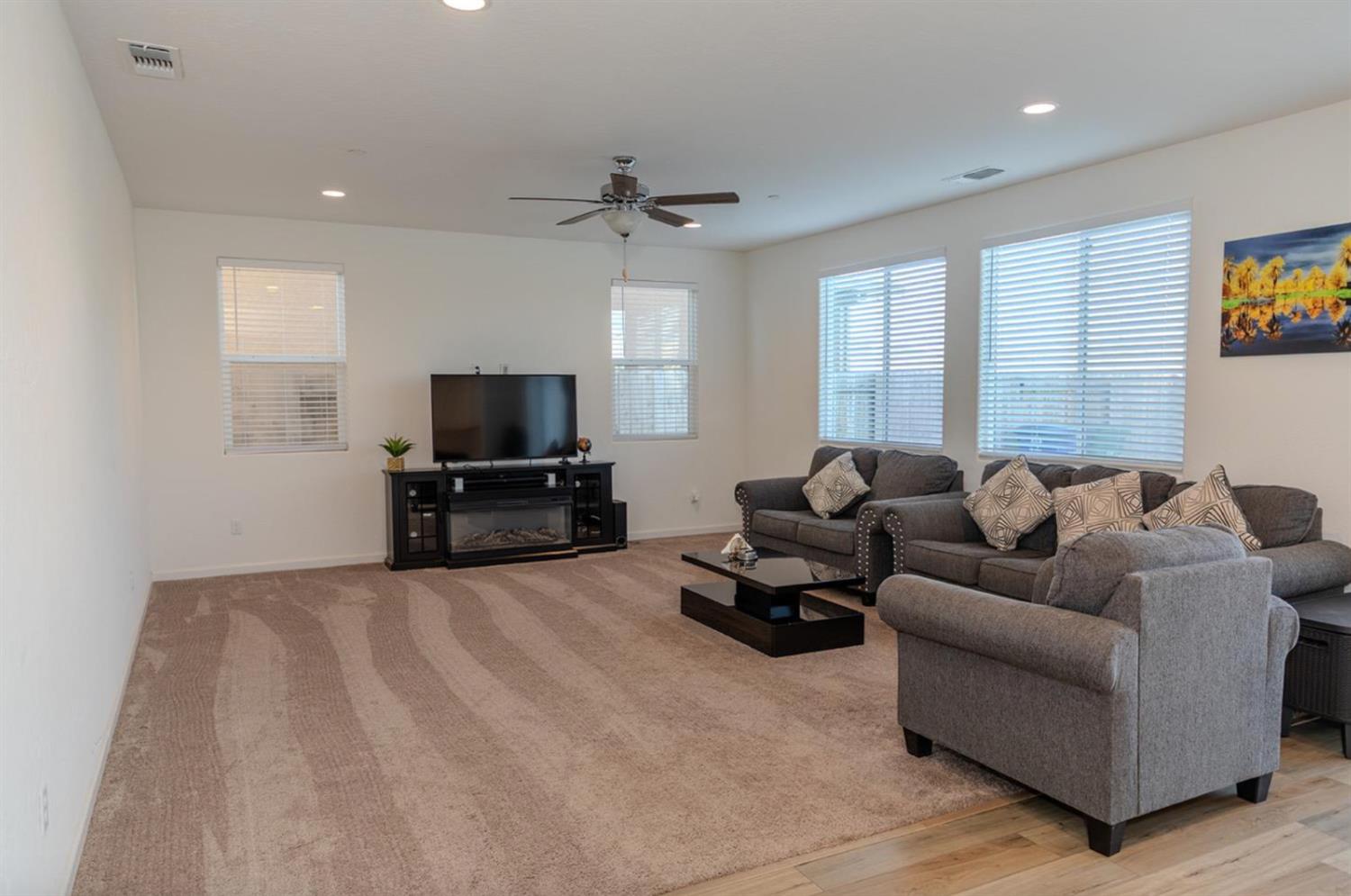 14206 Gragnani Ave, Kerman, CA 93630