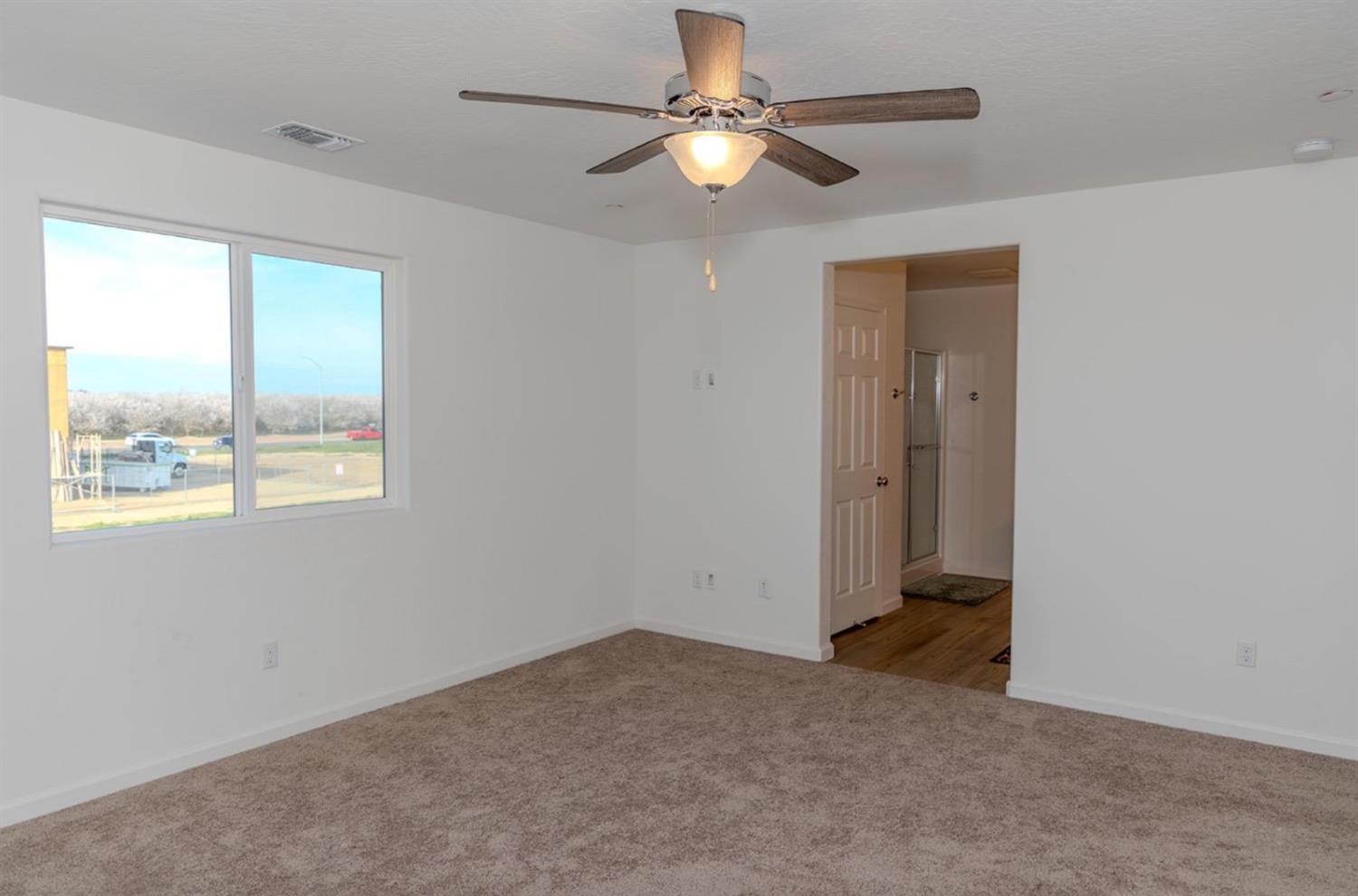 14206 Gragnani Ave, Kerman, CA 93630