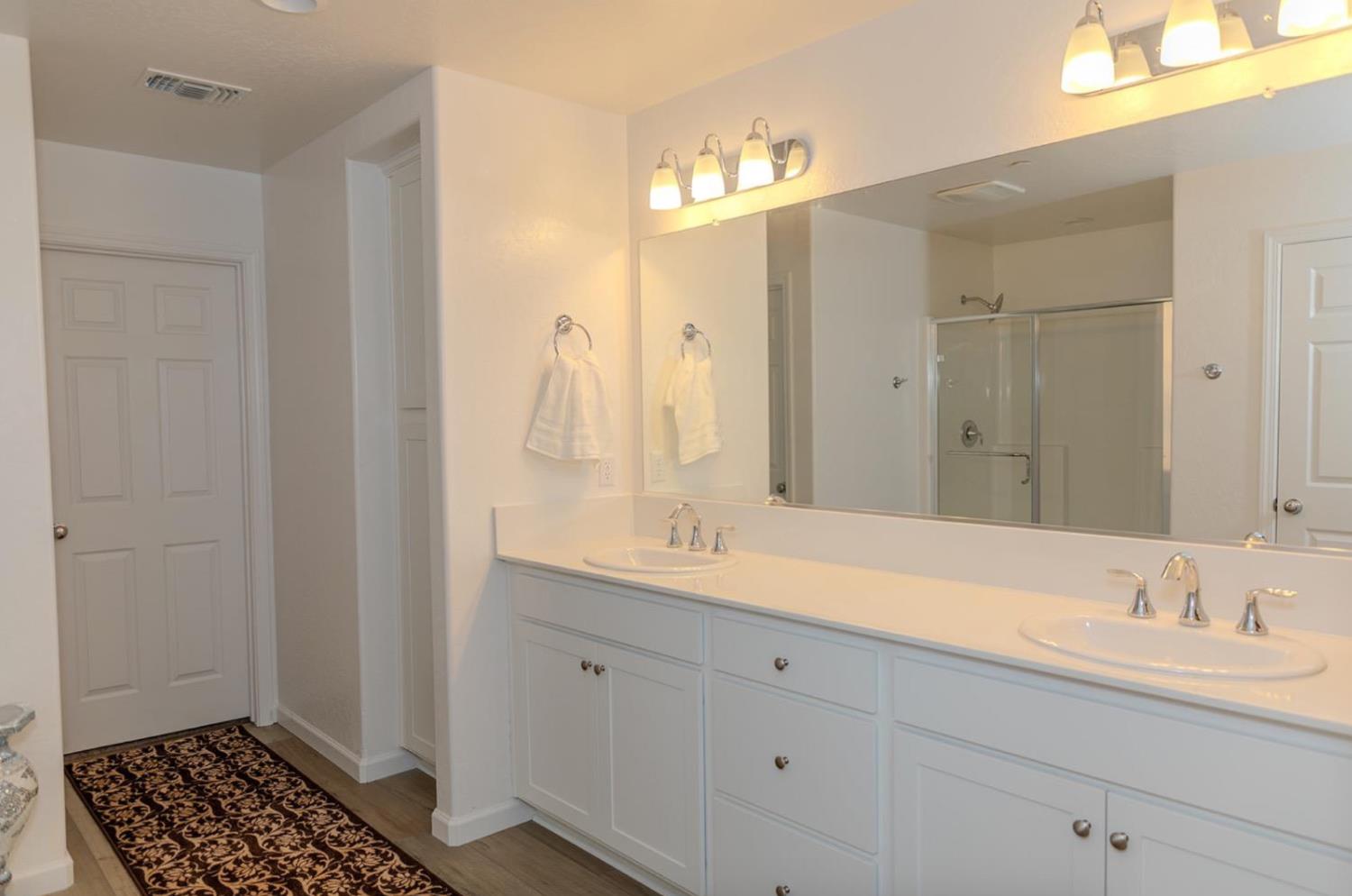 14206 Gragnani Ave, Kerman, CA 93630