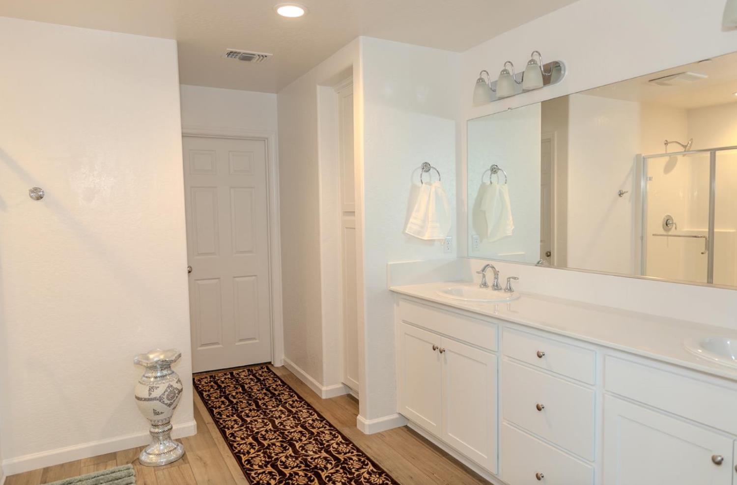 14206 Gragnani Ave, Kerman, CA 93630