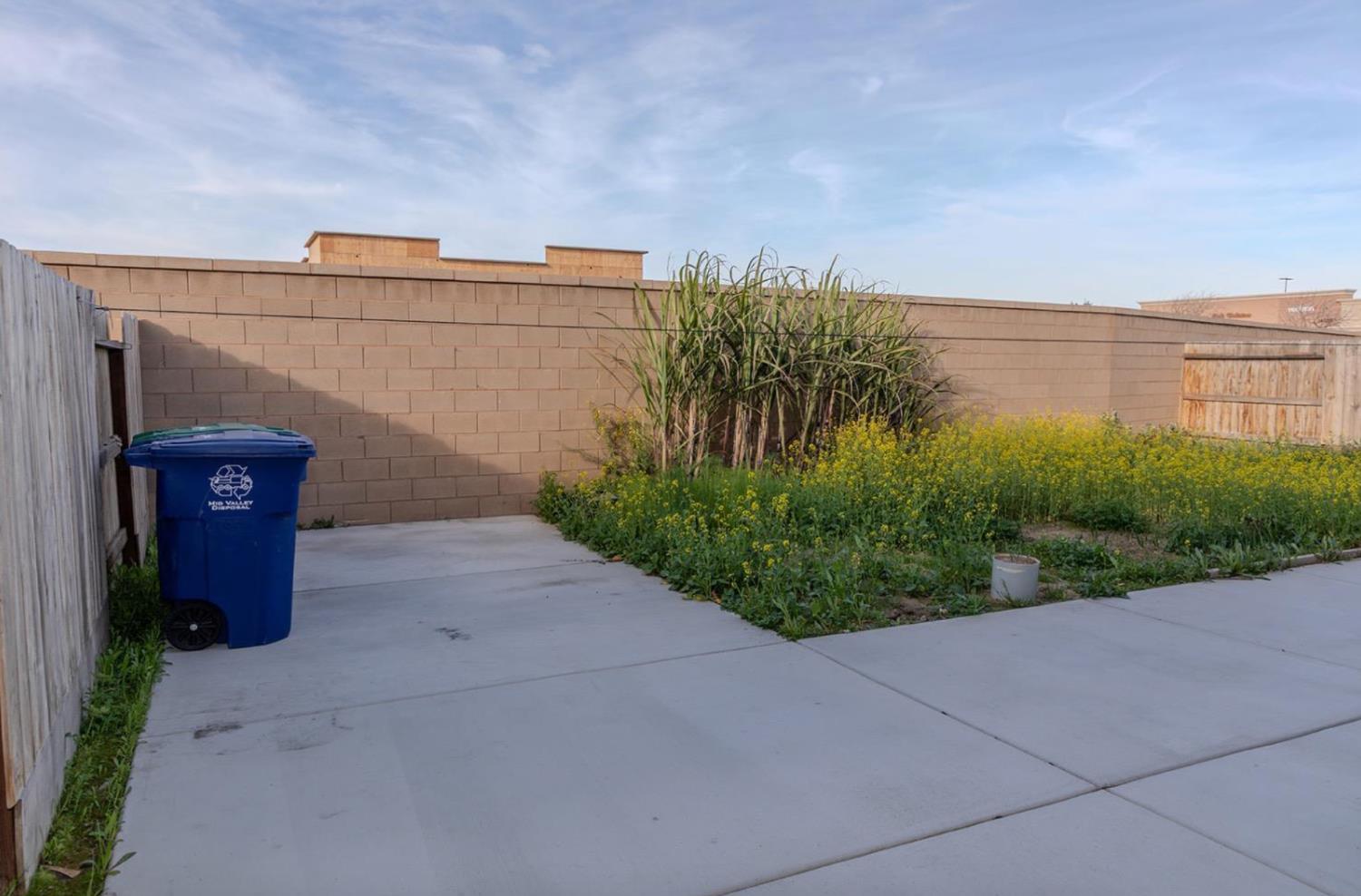 14206 Gragnani Ave, Kerman, CA 93630