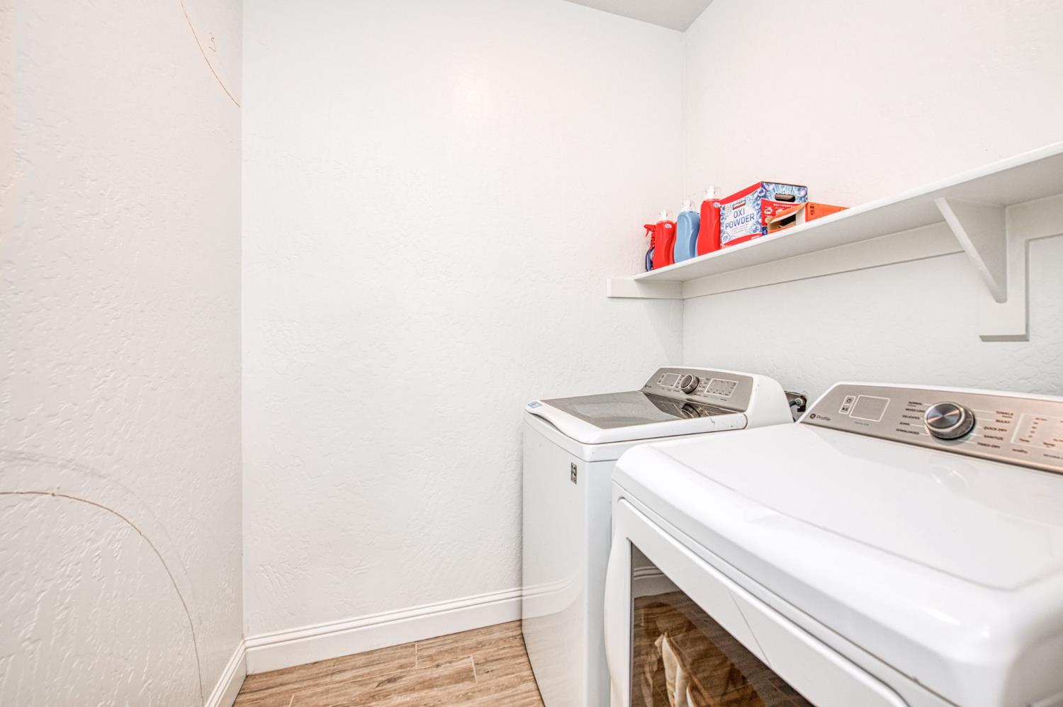 920 Ponderosa Way W, Madera, CA 93636