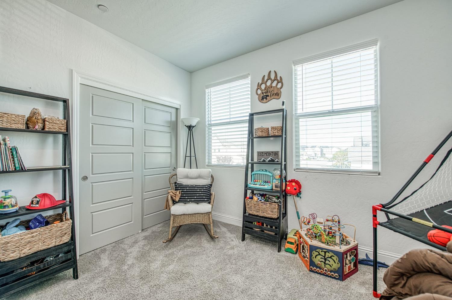 920 Ponderosa Way W, Madera, CA 93636