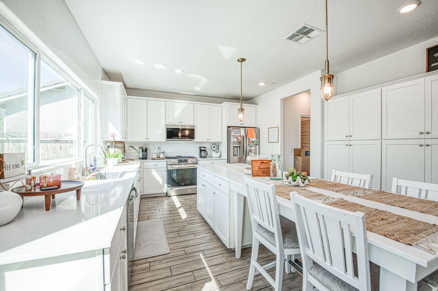 920 Ponderosa Way W, Madera, CA 93636