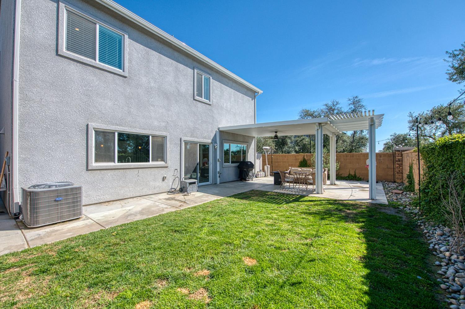 920 Ponderosa Way W, Madera, CA 93636