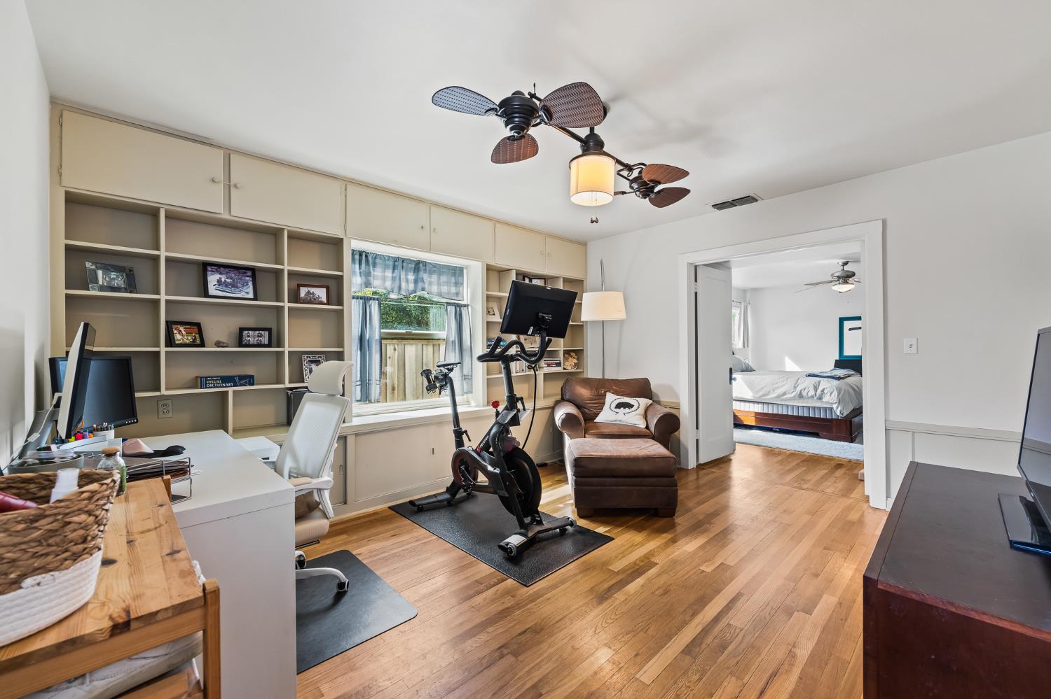 526 E Michigan Ave, Fresno, CA 93704