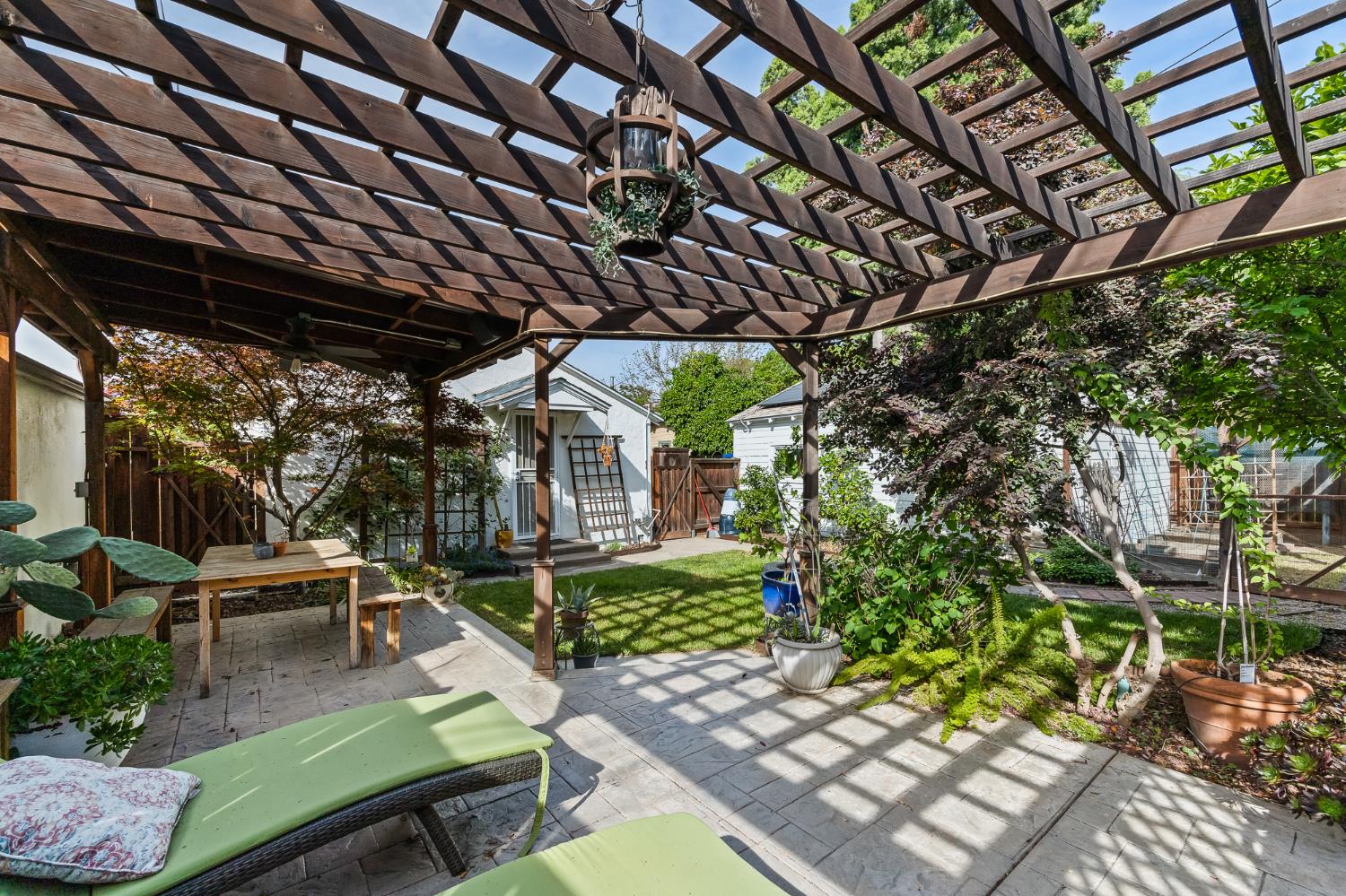 526 E Michigan Ave, Fresno, CA 93704