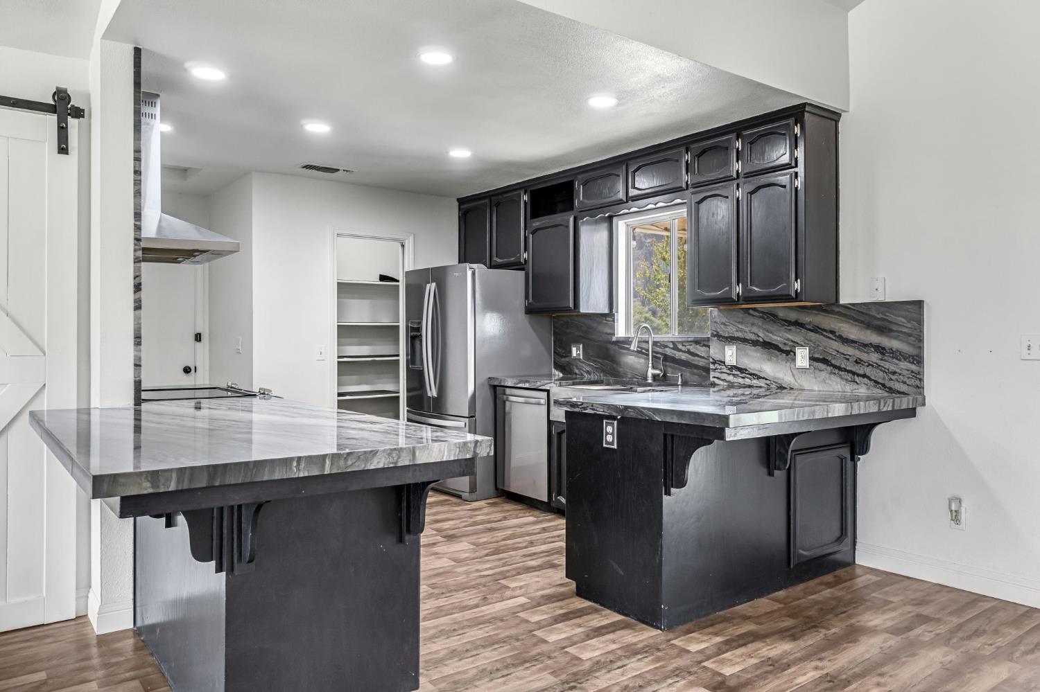 30833 Pennyroyal Ln, Prather, CA 93651