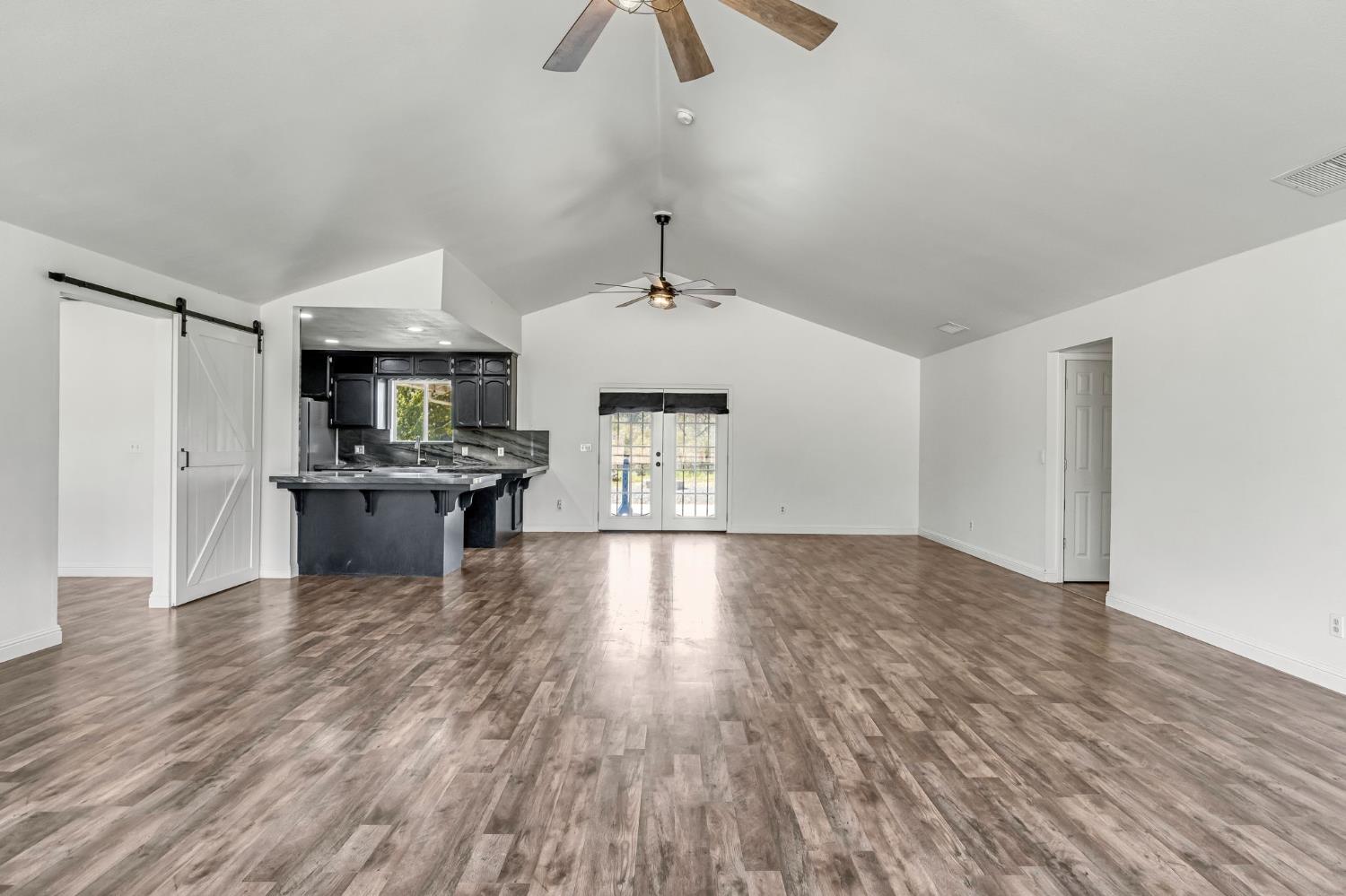 30833 Pennyroyal Ln, Prather, CA 93651