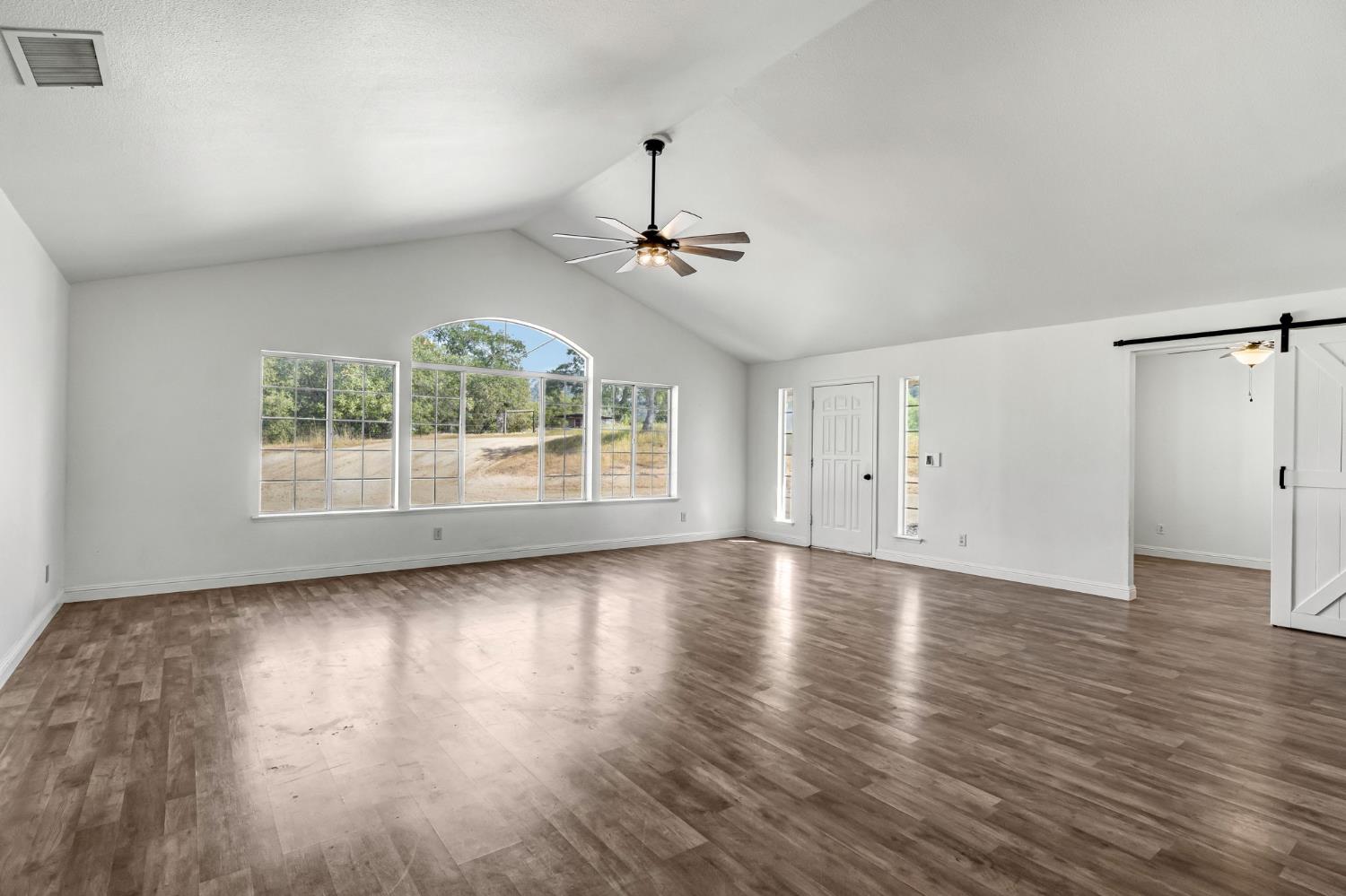 30833 Pennyroyal Ln, Prather, CA 93651