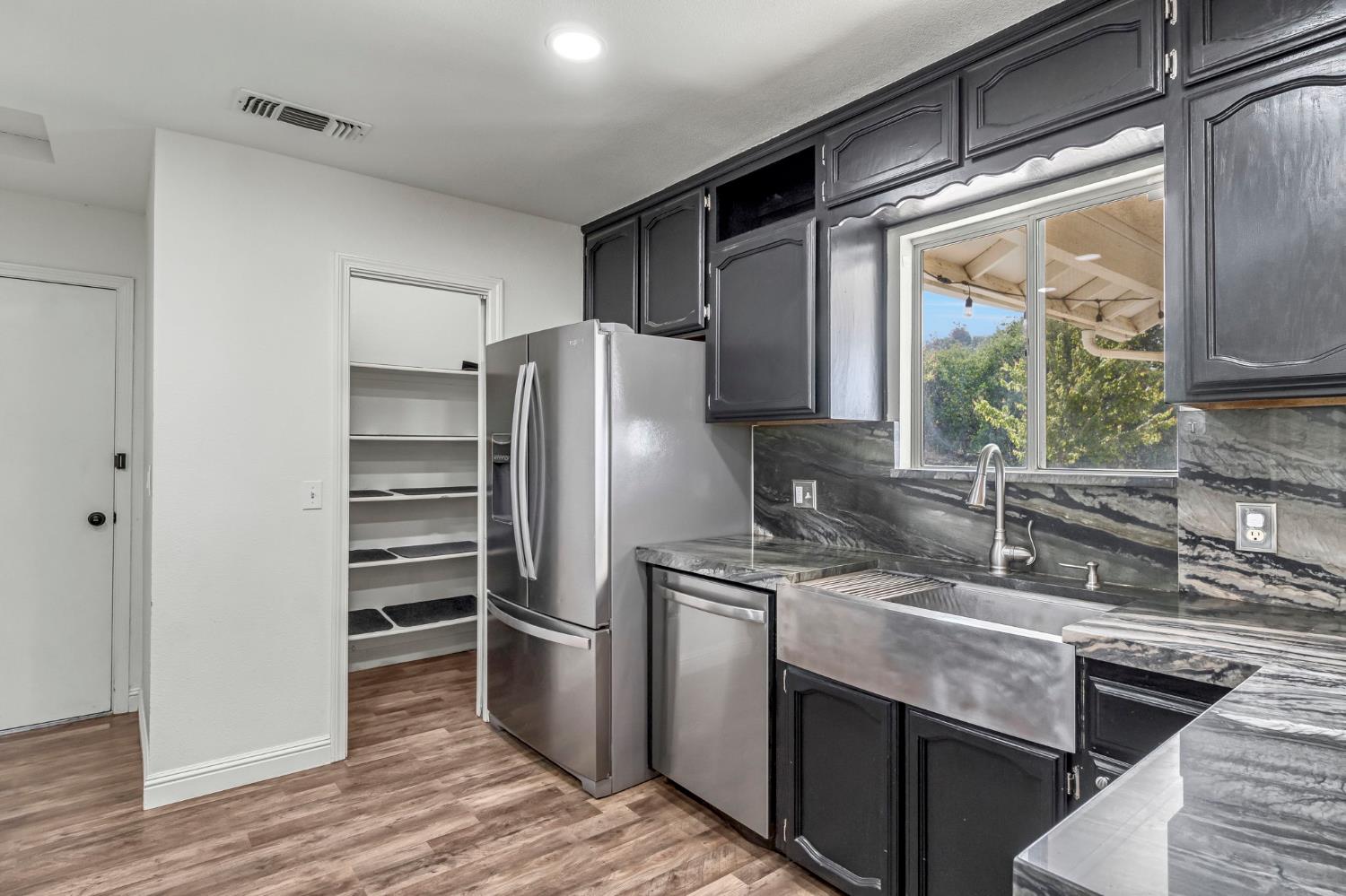 30833 Pennyroyal Ln, Prather, CA 93651