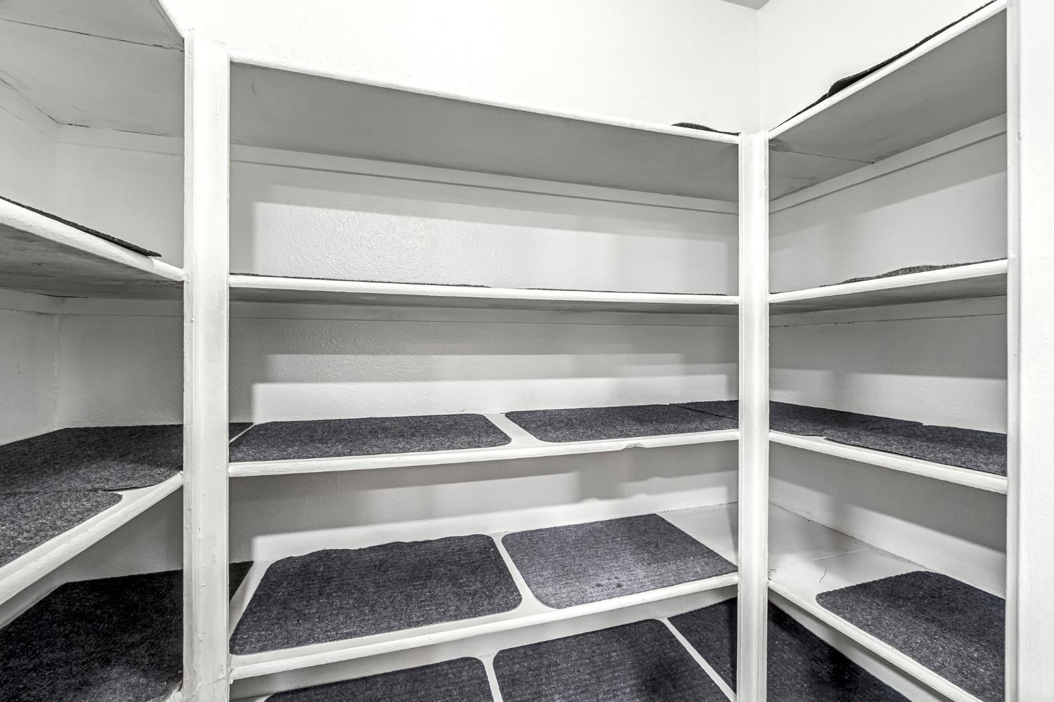 30833 Pennyroyal Ln, Prather, CA 93651