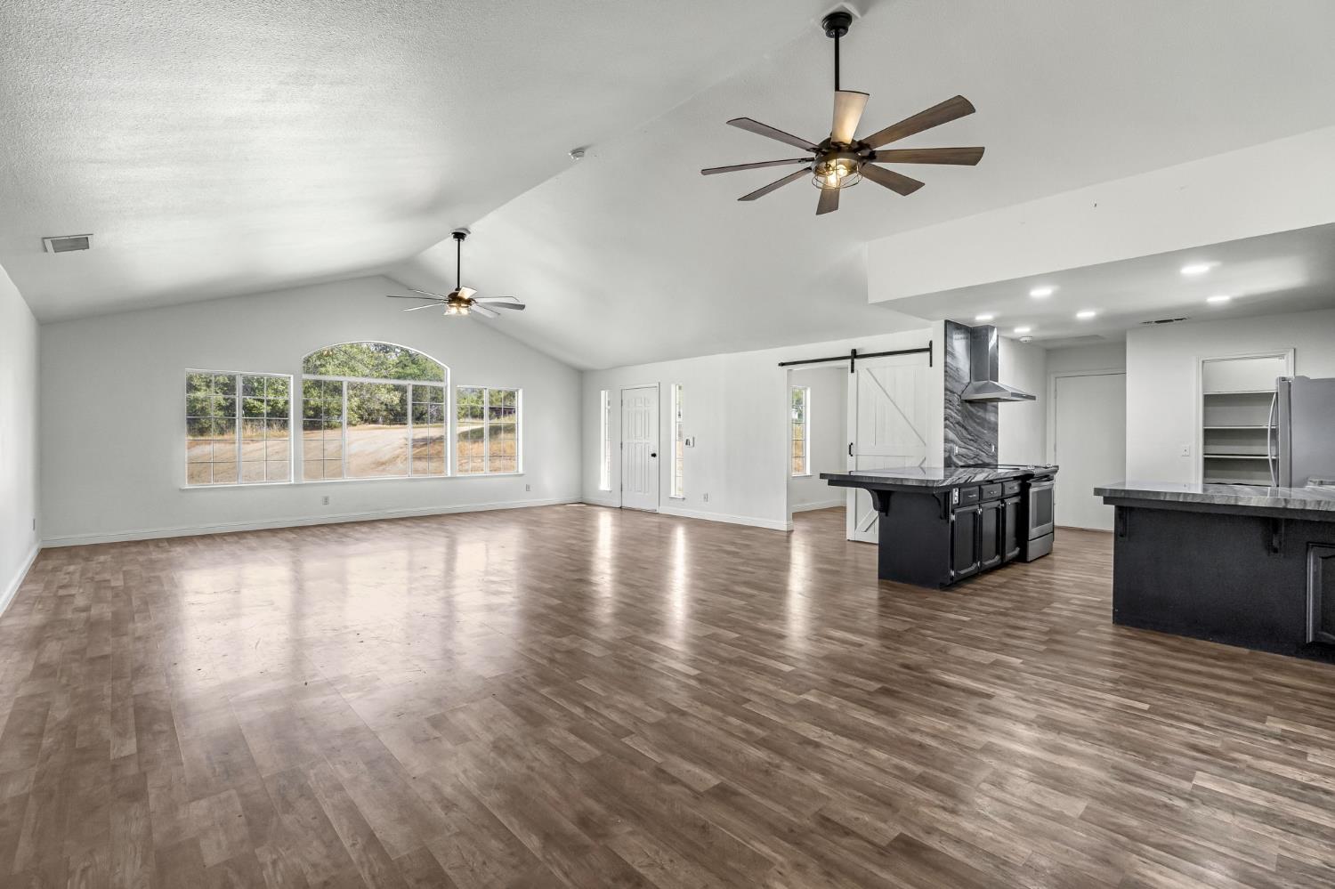 30833 Pennyroyal Ln, Prather, CA 93651