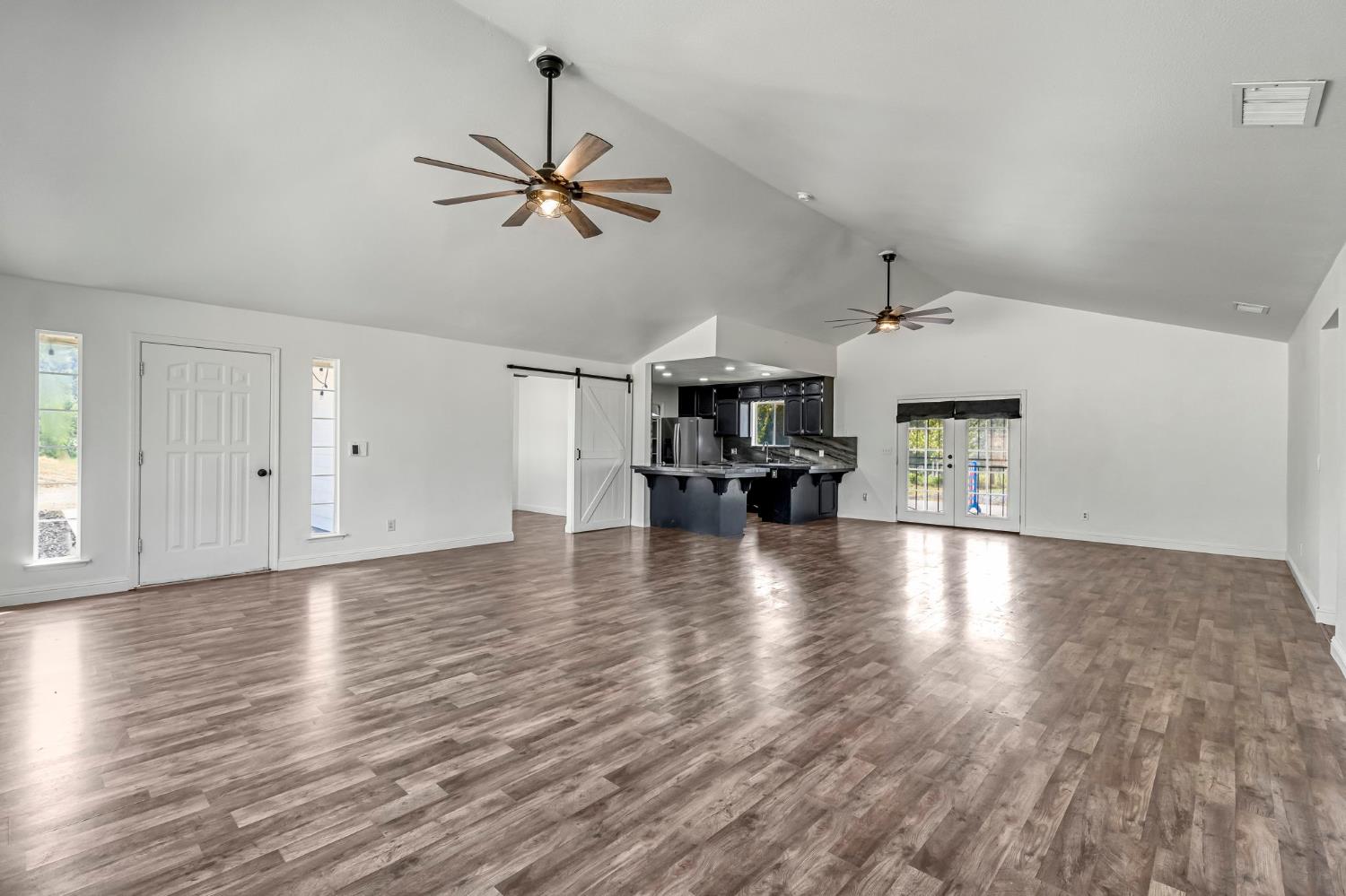 30833 Pennyroyal Ln, Prather, CA 93651