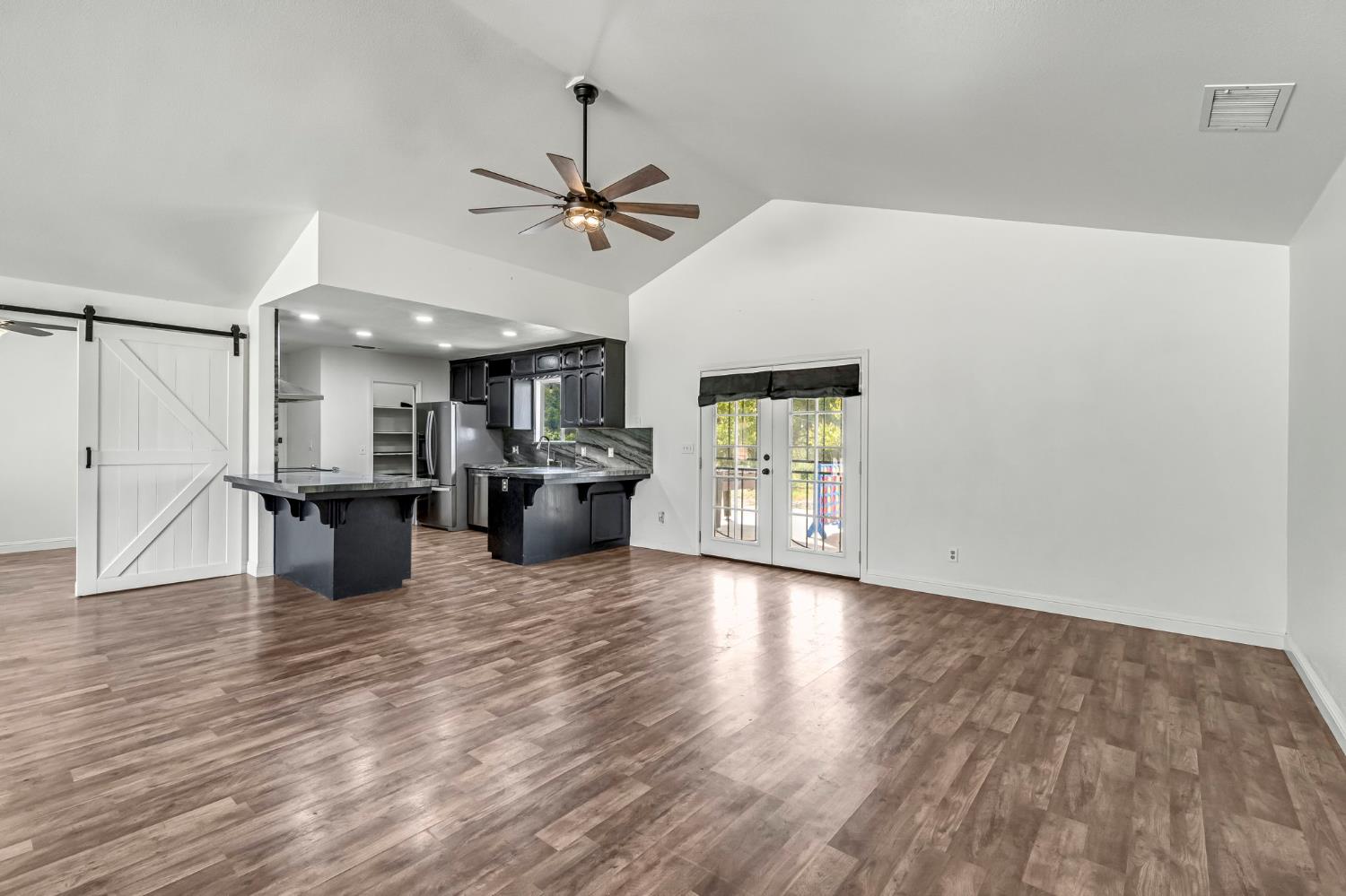 30833 Pennyroyal Ln, Prather, CA 93651