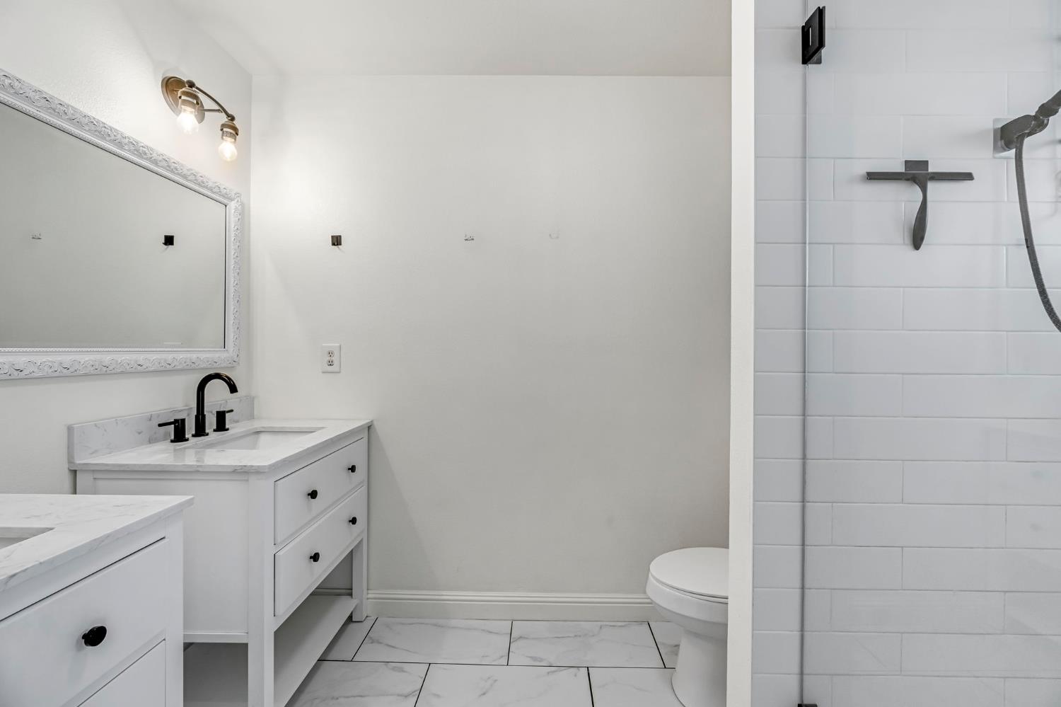 30833 Pennyroyal Ln, Prather, CA 93651