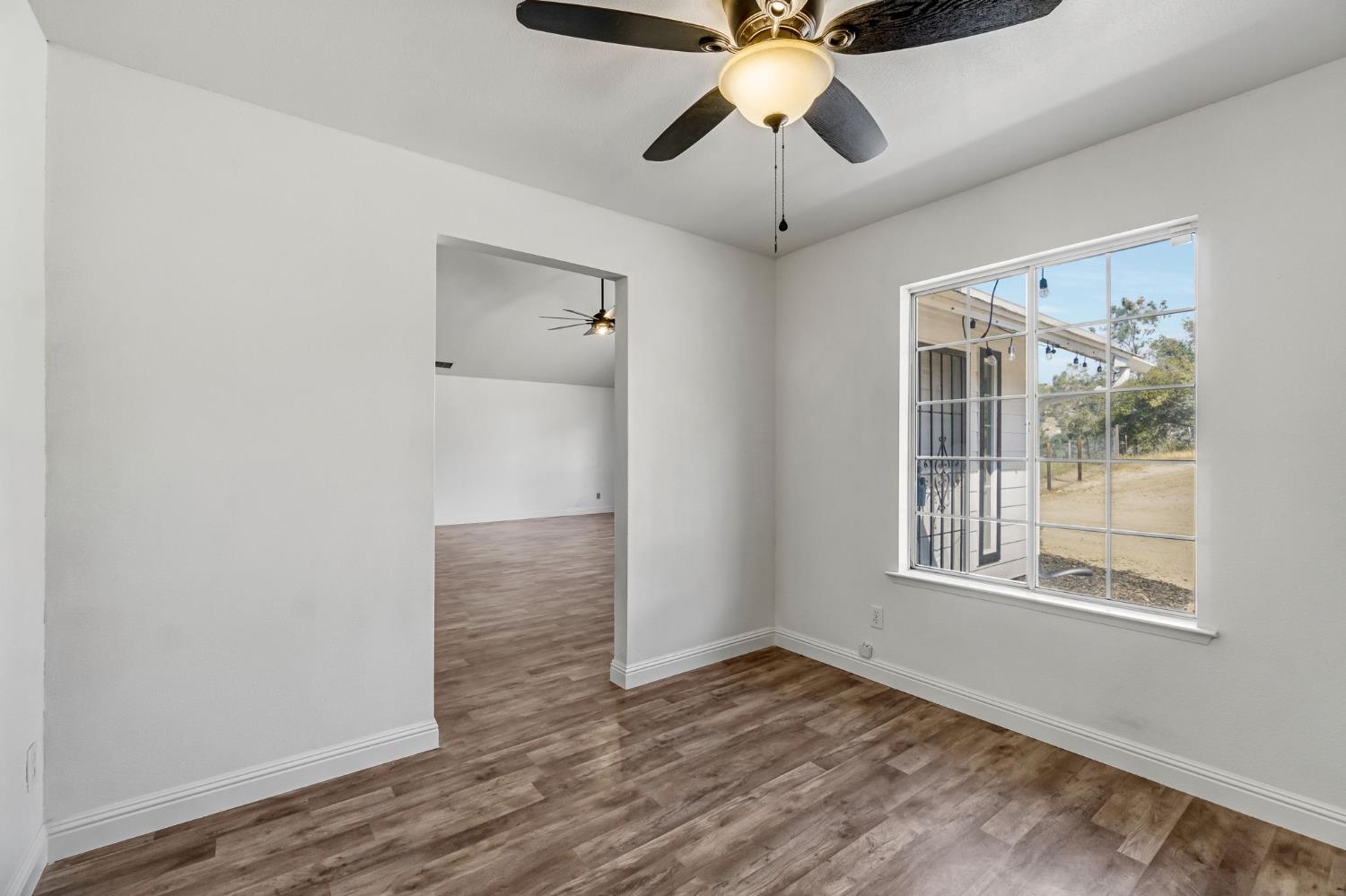 30833 Pennyroyal Ln, Prather, CA 93651