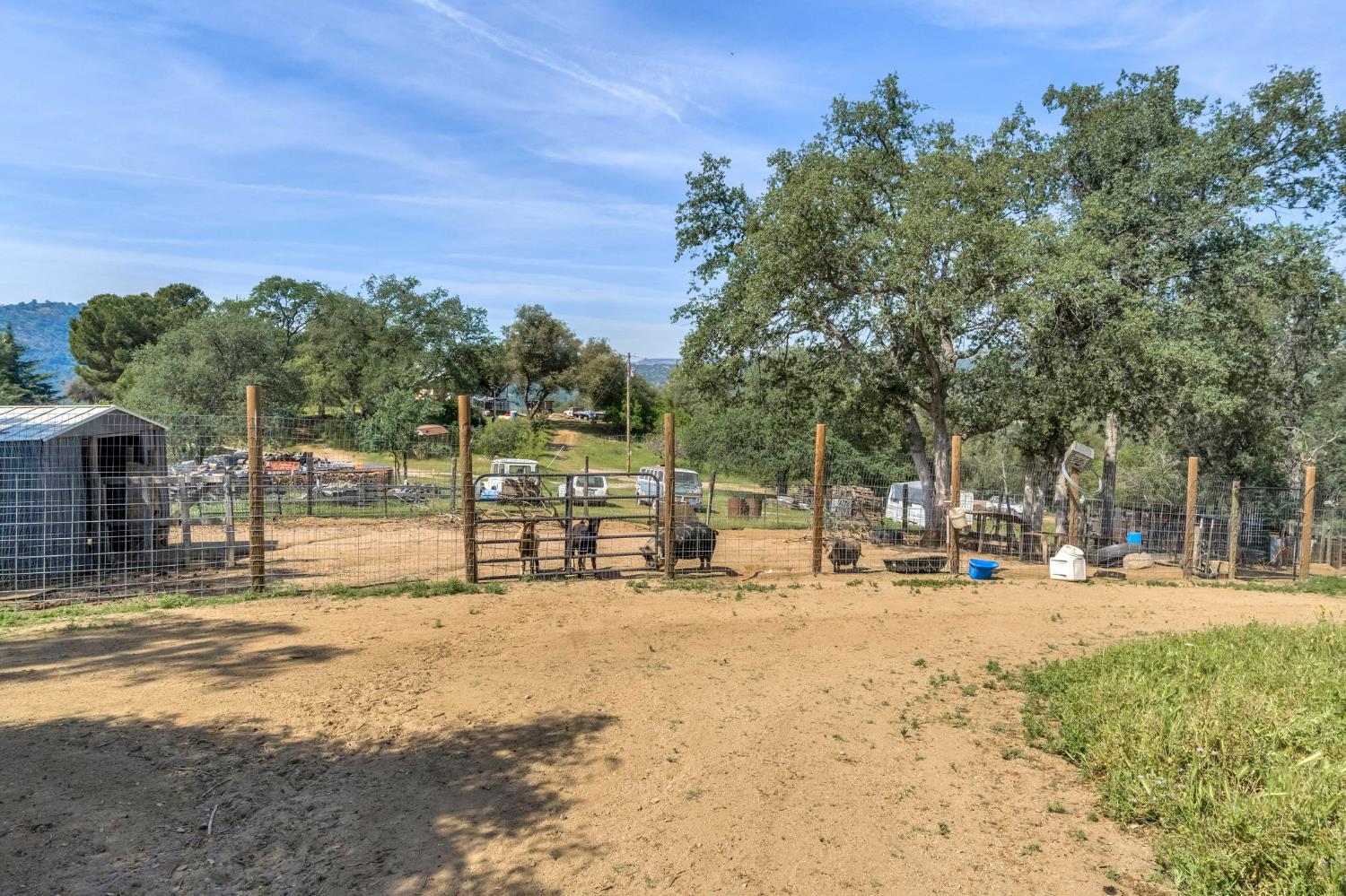 30833 Pennyroyal Ln, Prather, CA 93651