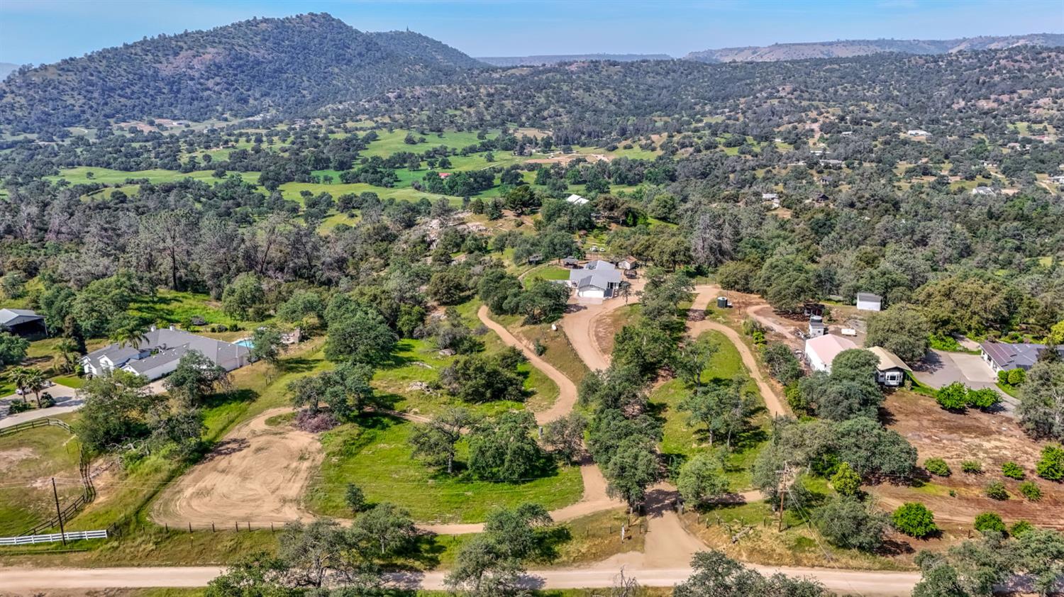 30833 Pennyroyal Ln, Prather, CA 93651