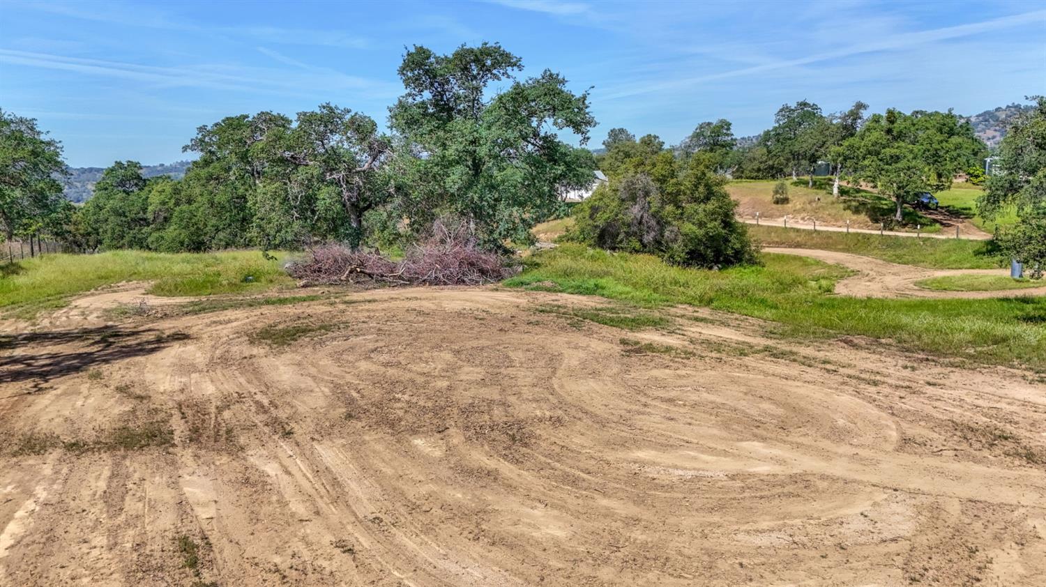 30833 Pennyroyal Ln, Prather, CA 93651