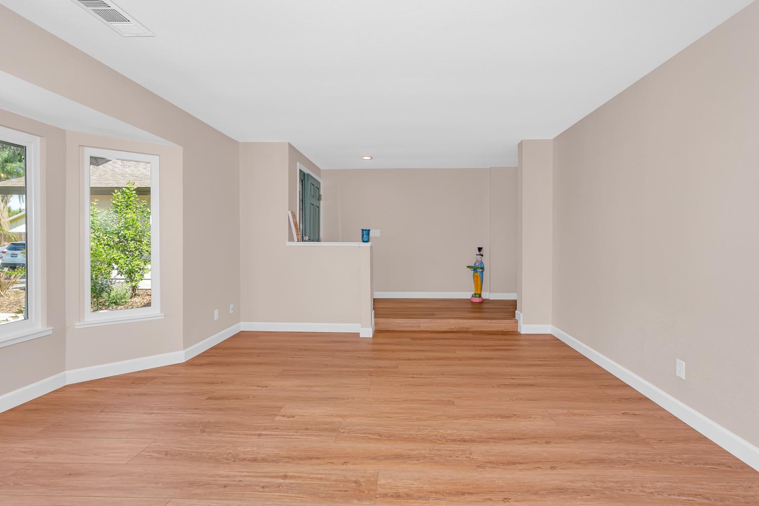 825 E Decatur Ave, Fresno, CA 93720