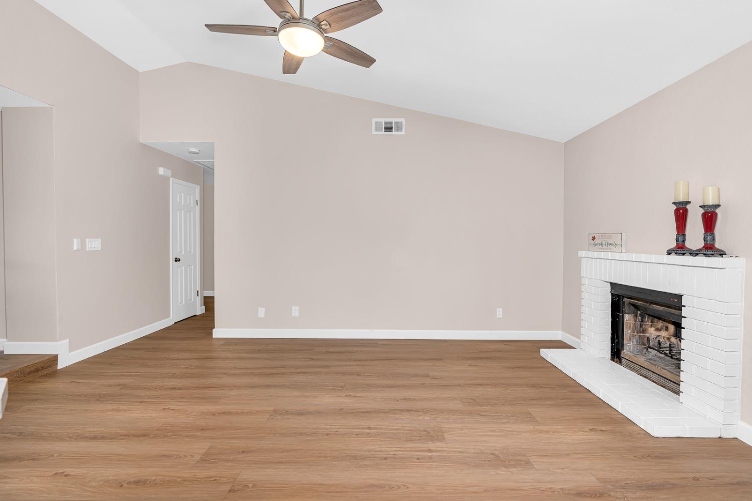 825 E Decatur Ave, Fresno, CA 93720