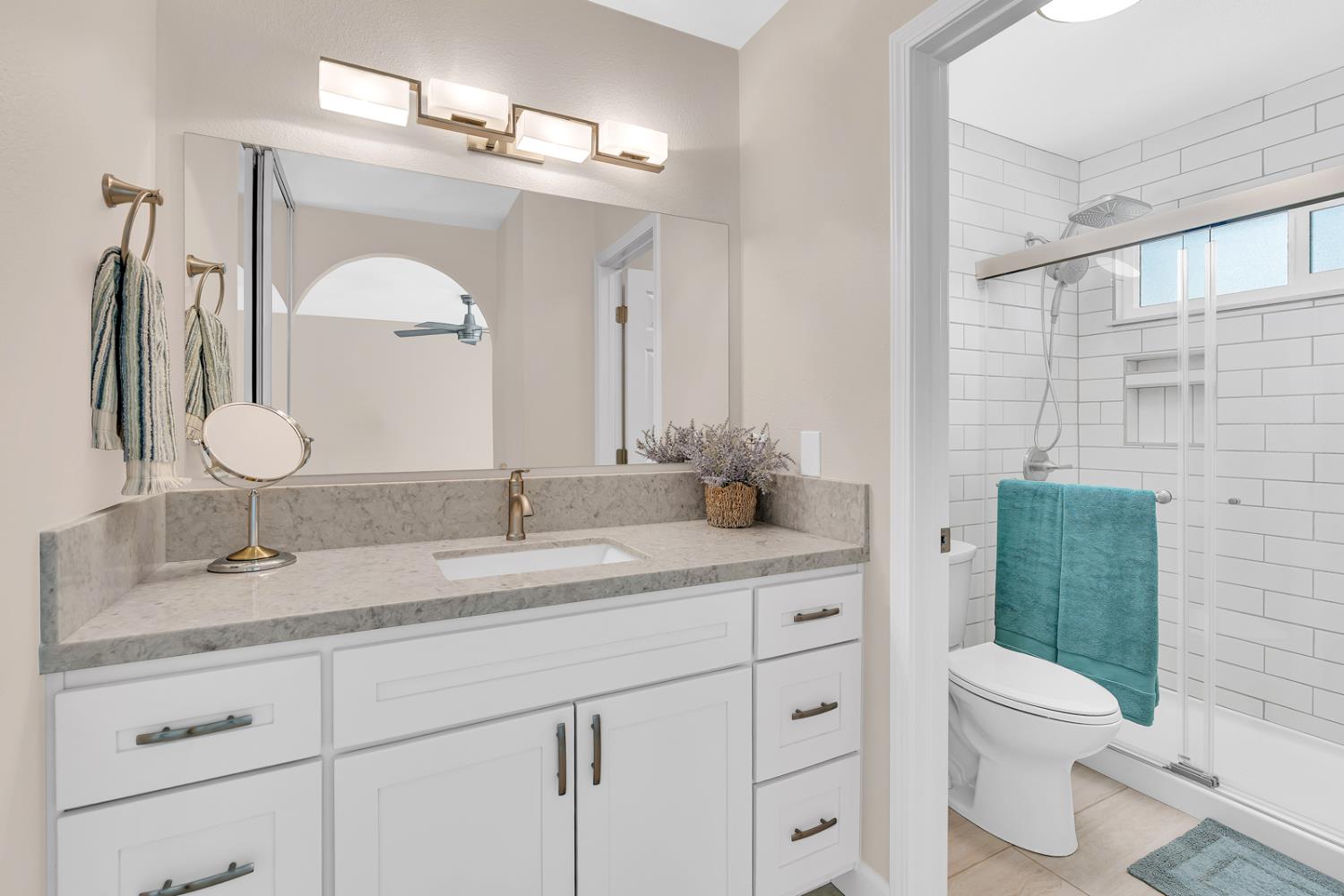 825 E Decatur Ave, Fresno, CA 93720