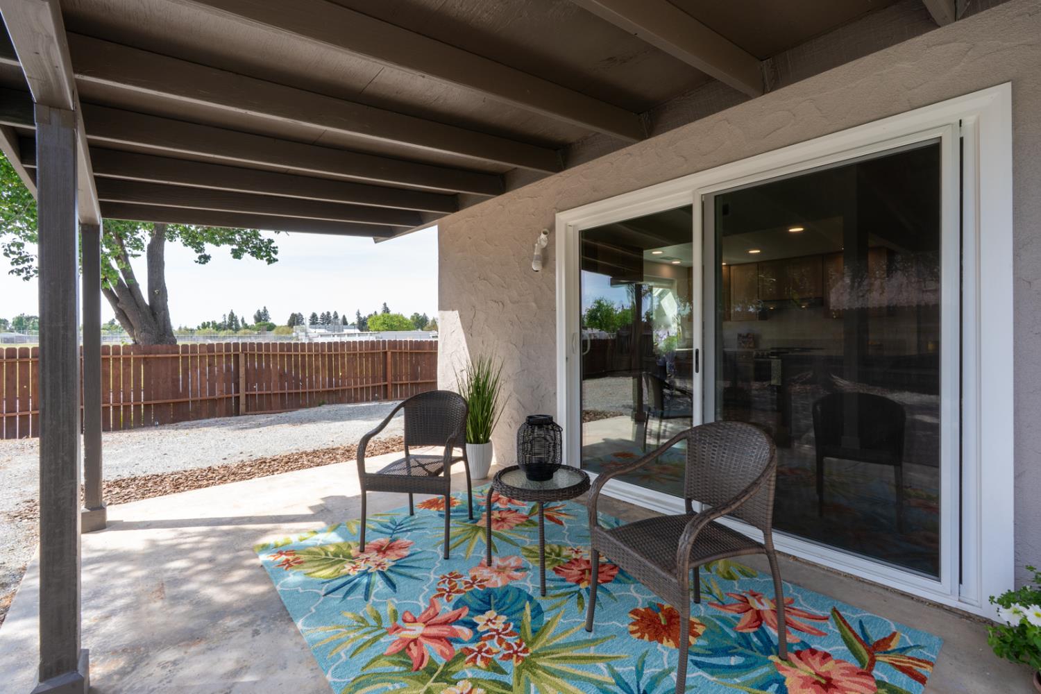 825 E Decatur Ave, Fresno, CA 93720