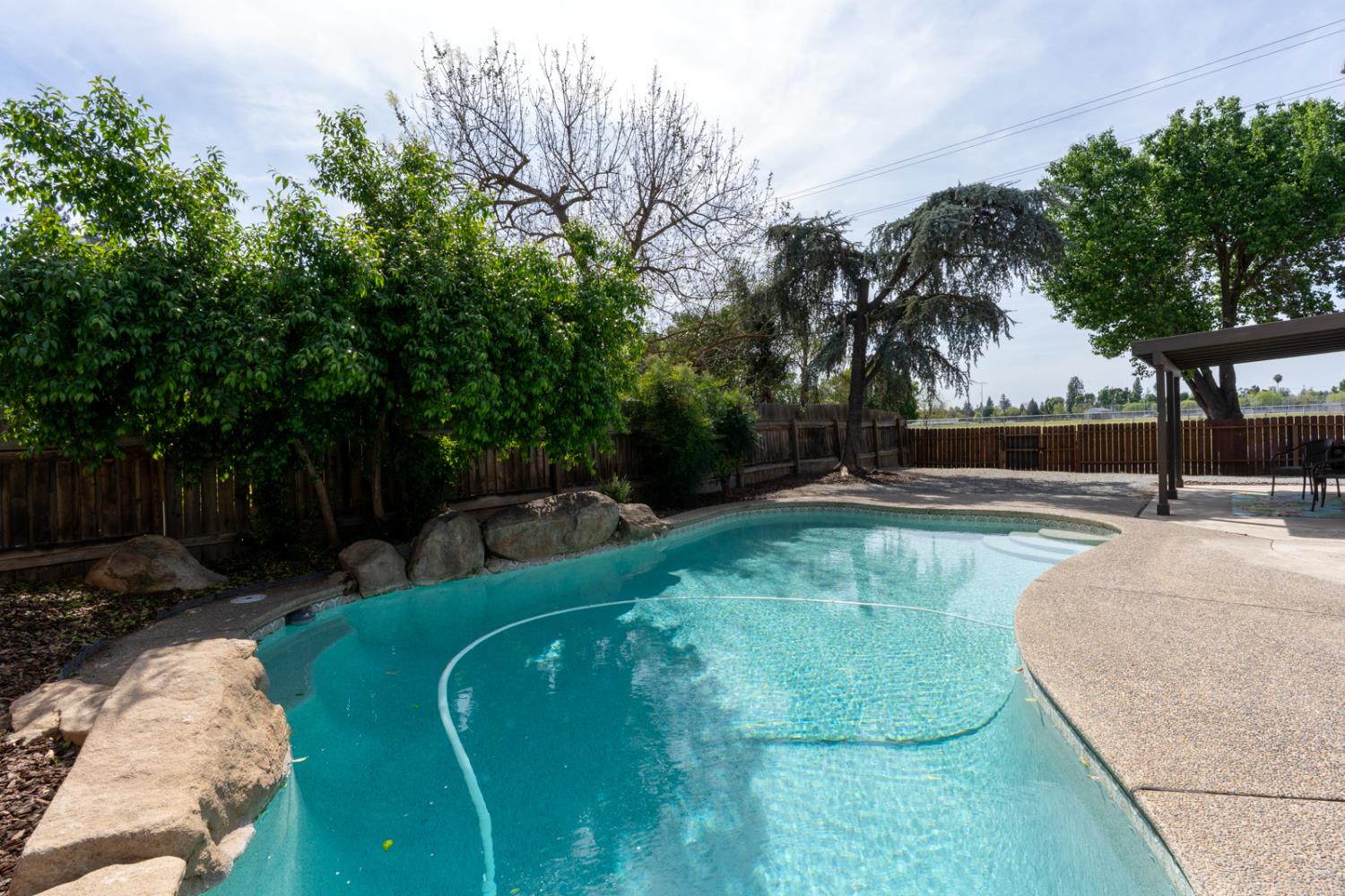 825 E Decatur Ave, Fresno, CA 93720