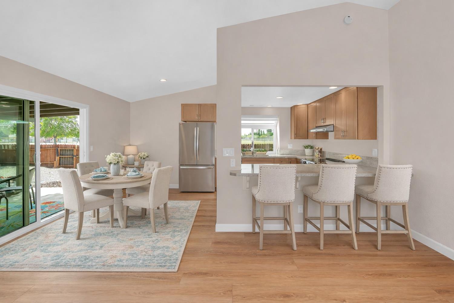 825 E Decatur Ave, Fresno, CA 93720