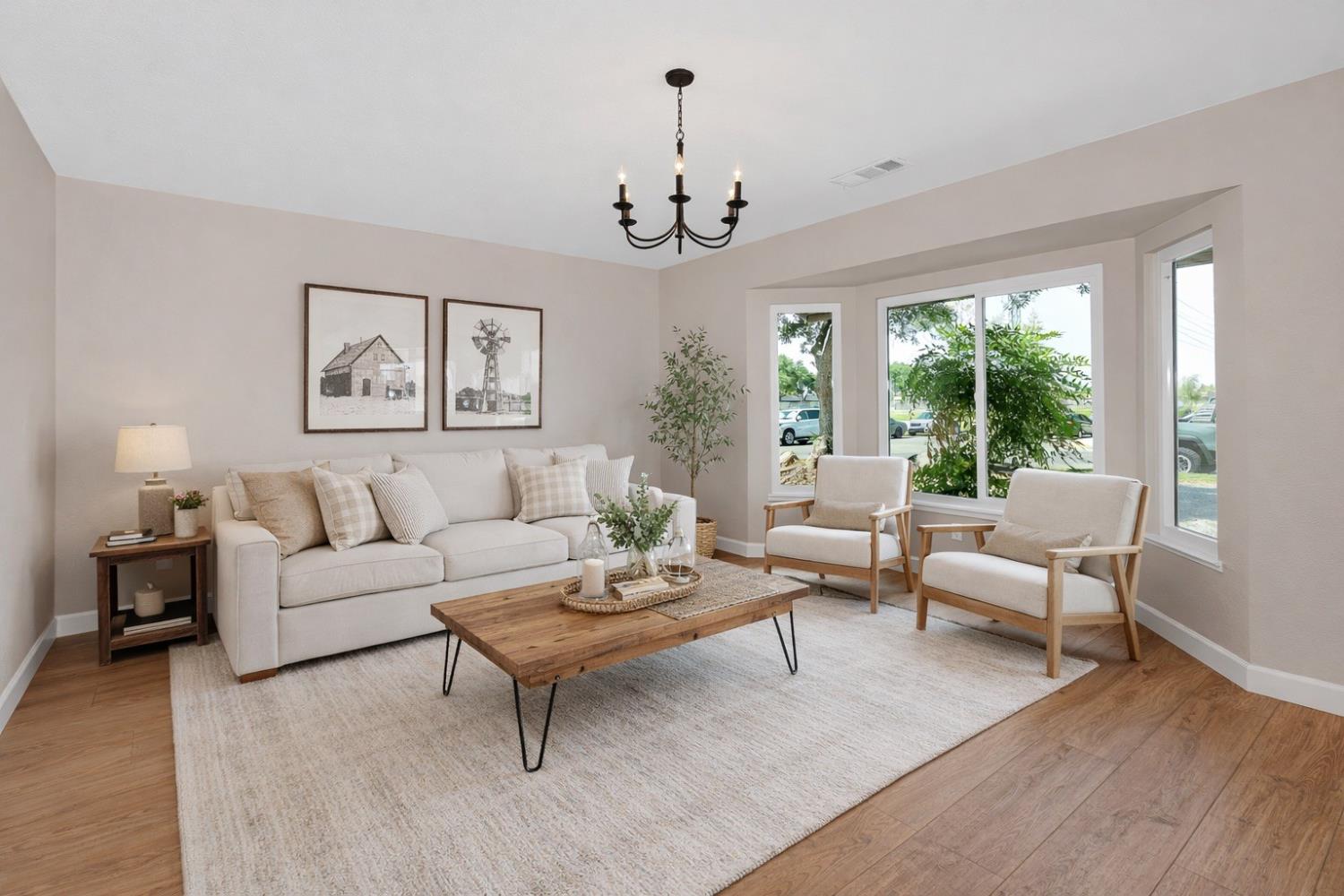 825 E Decatur Ave, Fresno, CA 93720